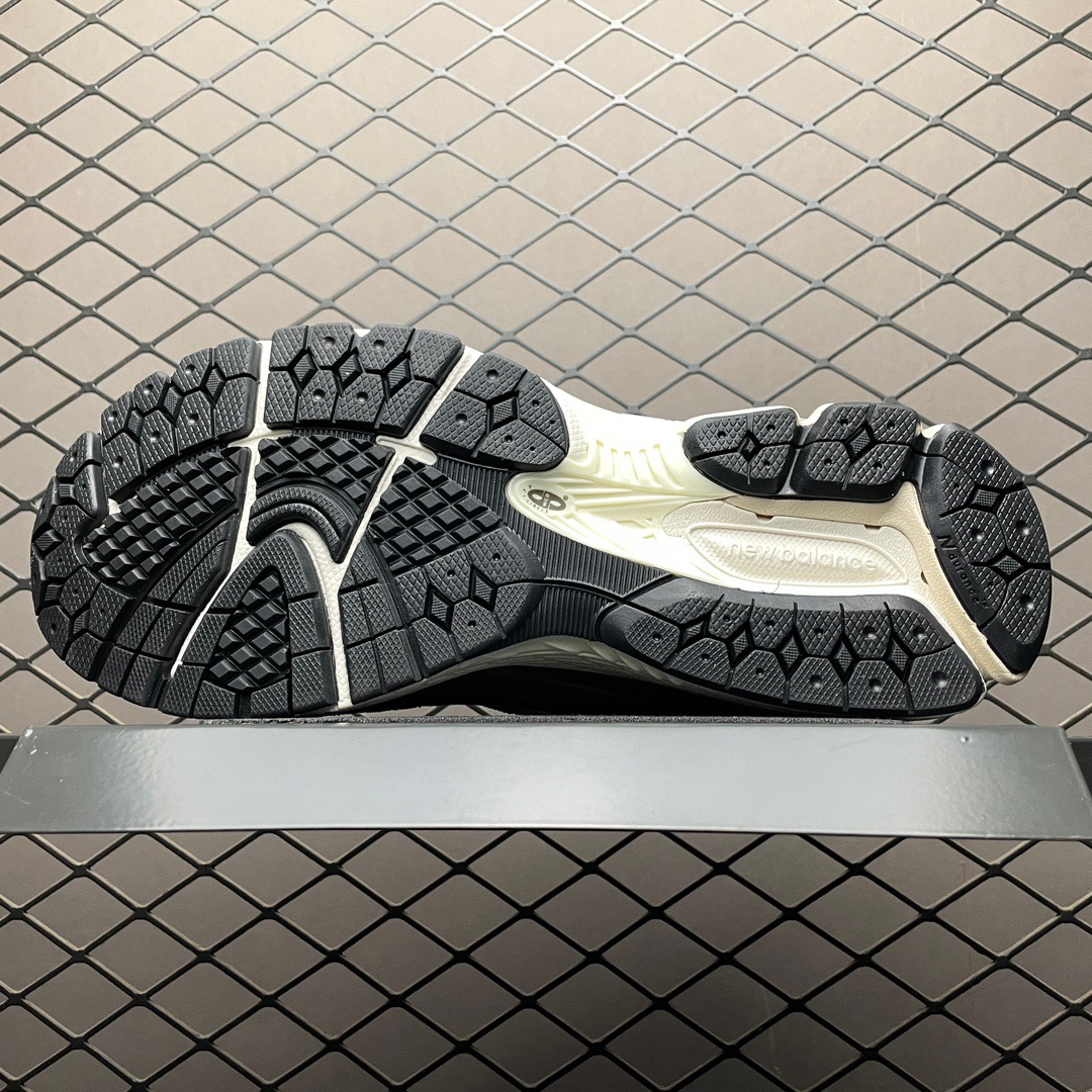 New Balance Sneakers-250