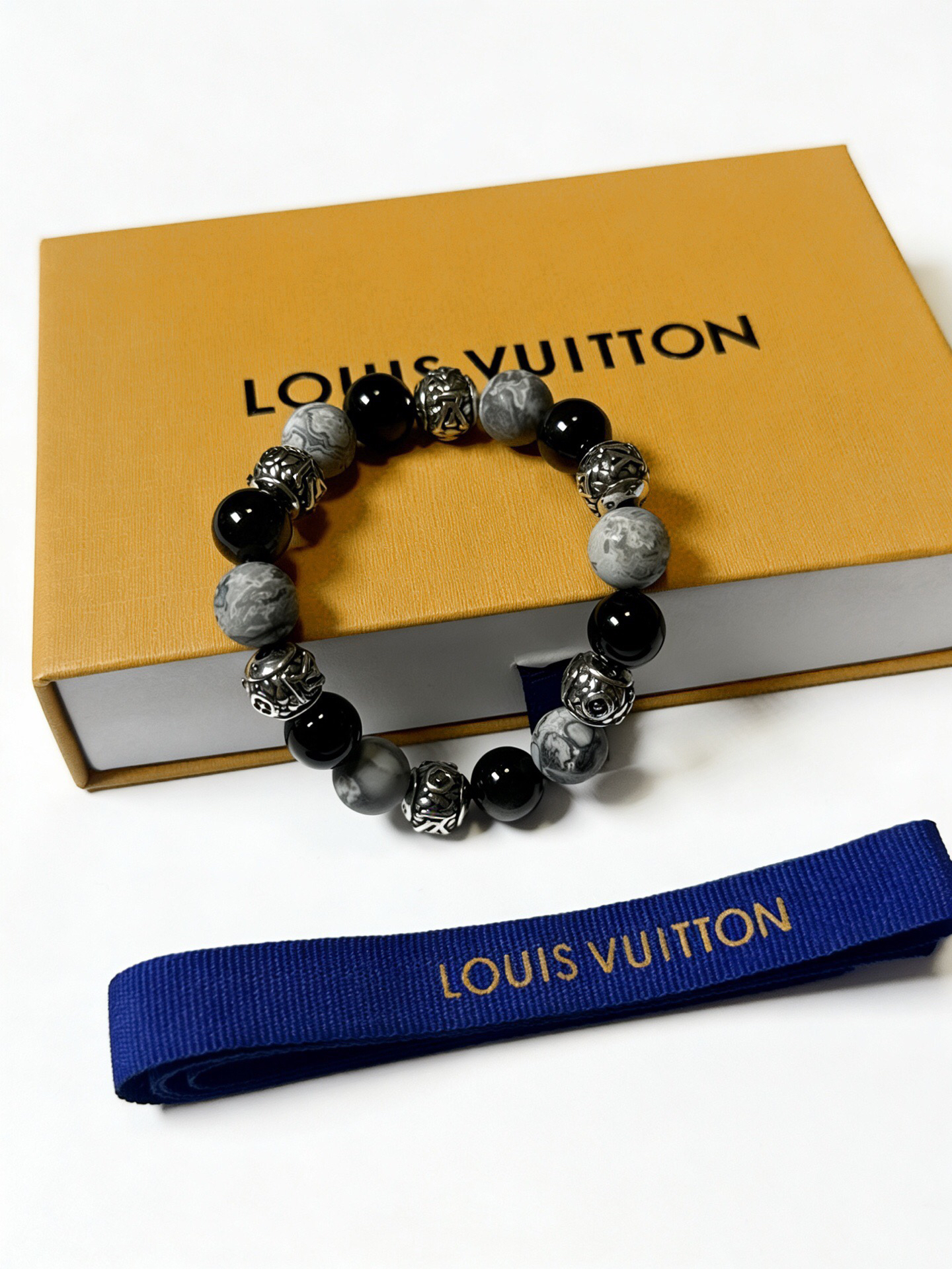 LV Bracelet-32