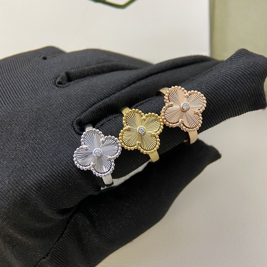 Van Cleef & Arpels ring-80