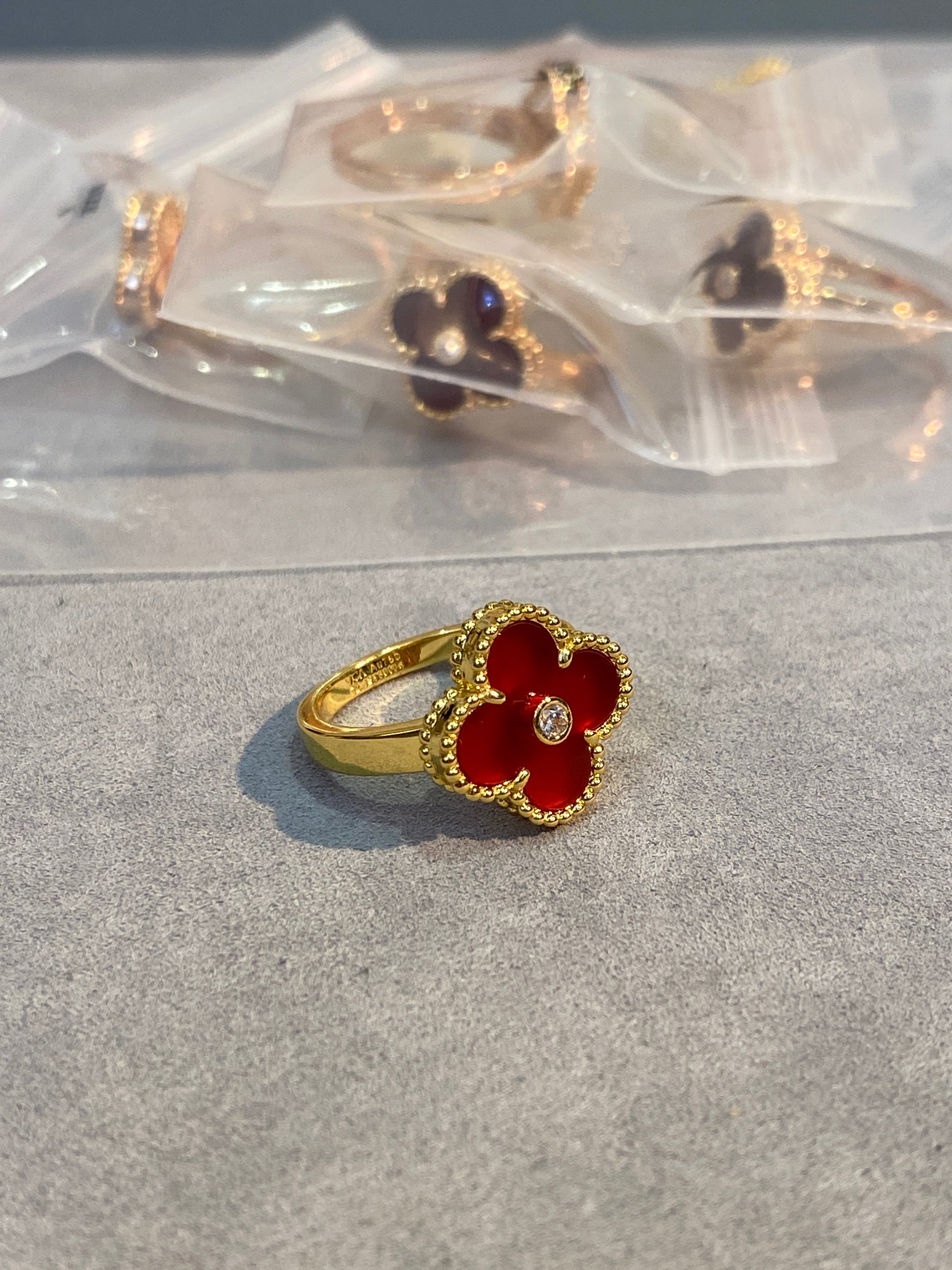 Van Cleef & Arpels ring-24