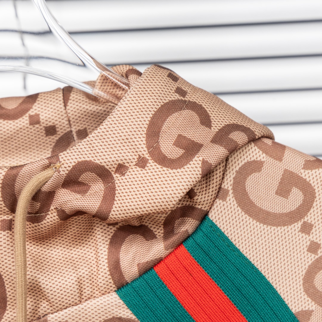 Gucci Clothing-295