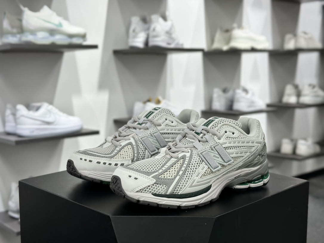 New Balance Sneakers-359