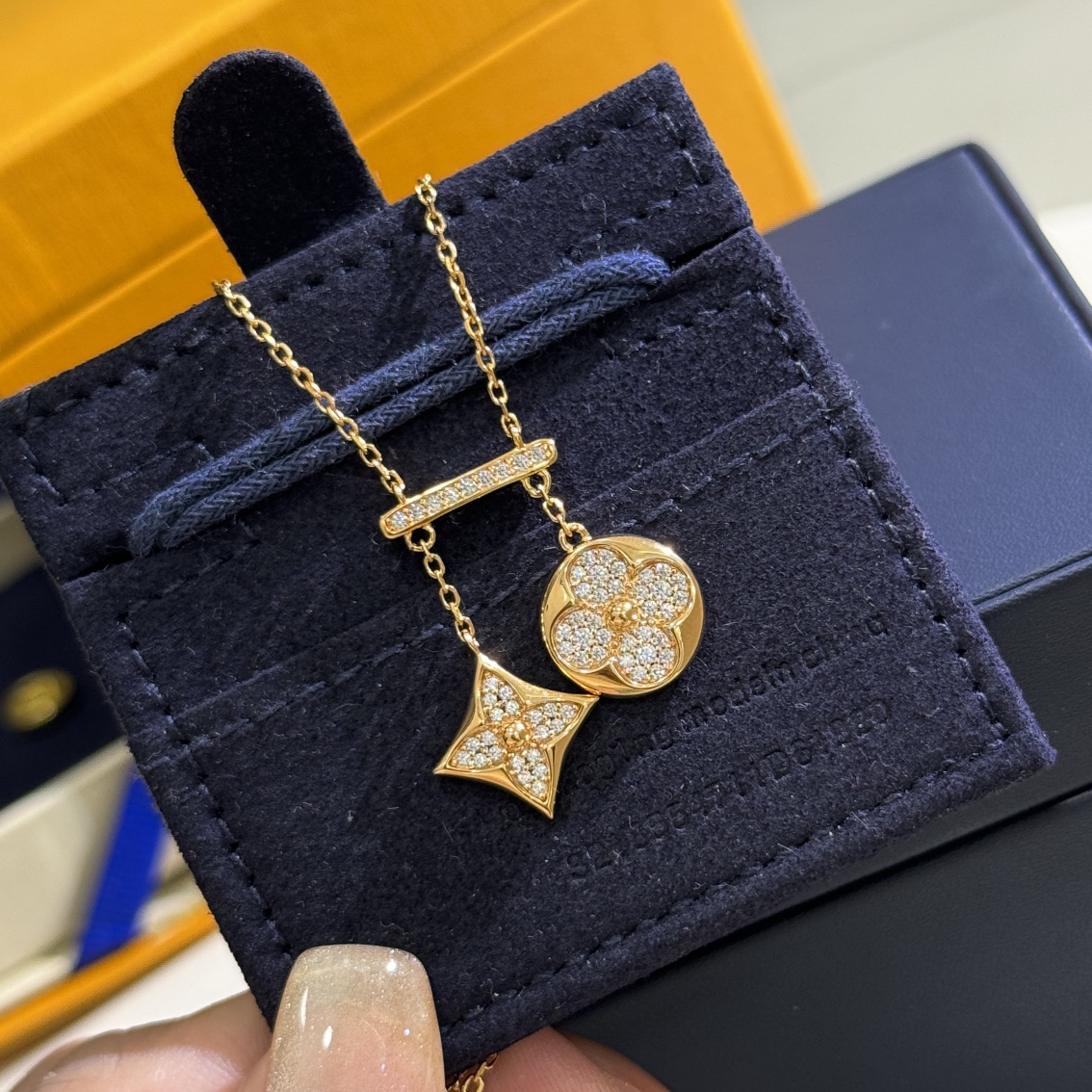 LV necklace-44