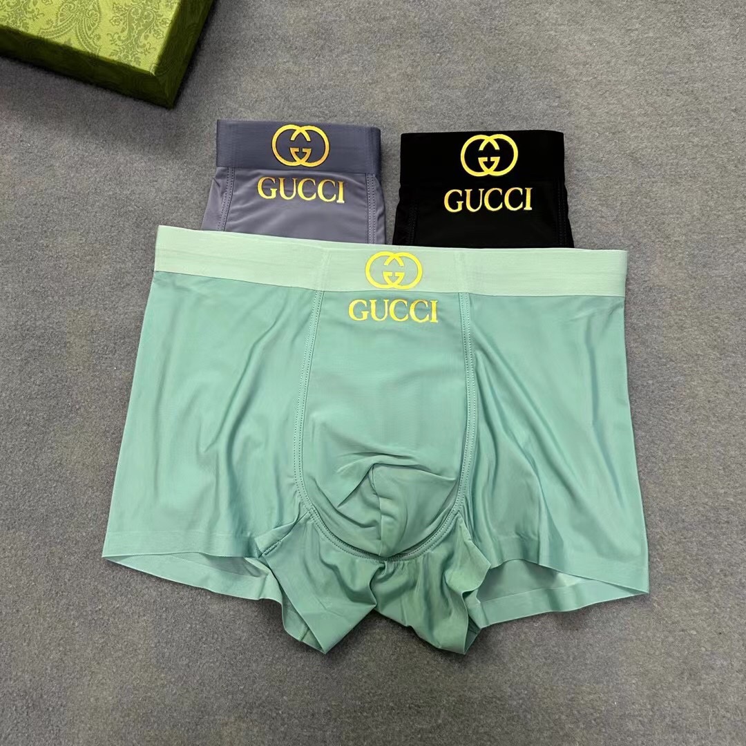 Gucci clothing-151