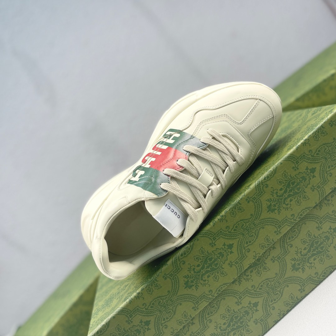 Gucci Sneakers-216