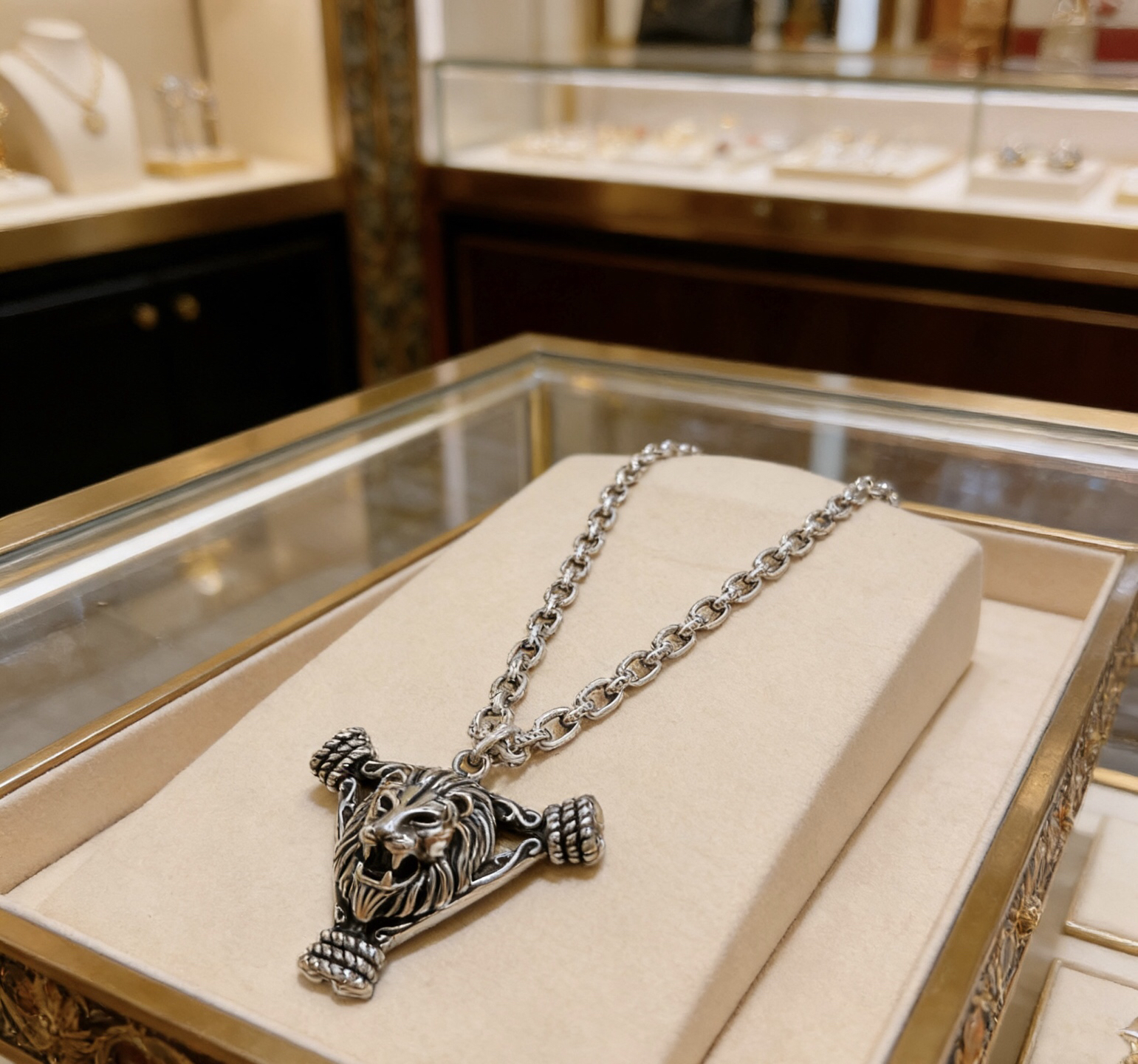 Gucci necklace-9