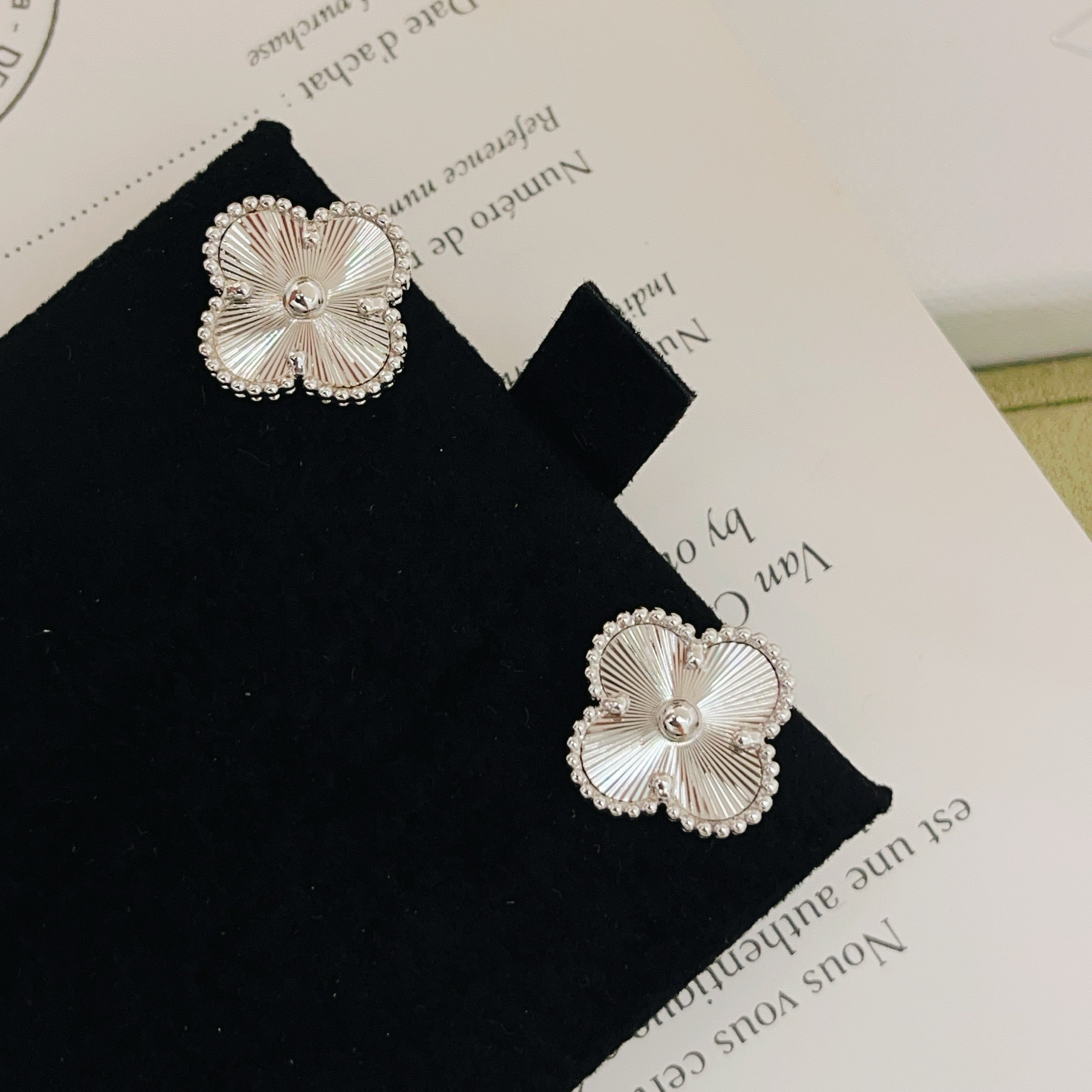 Van Cleef & Arpels earring-59
