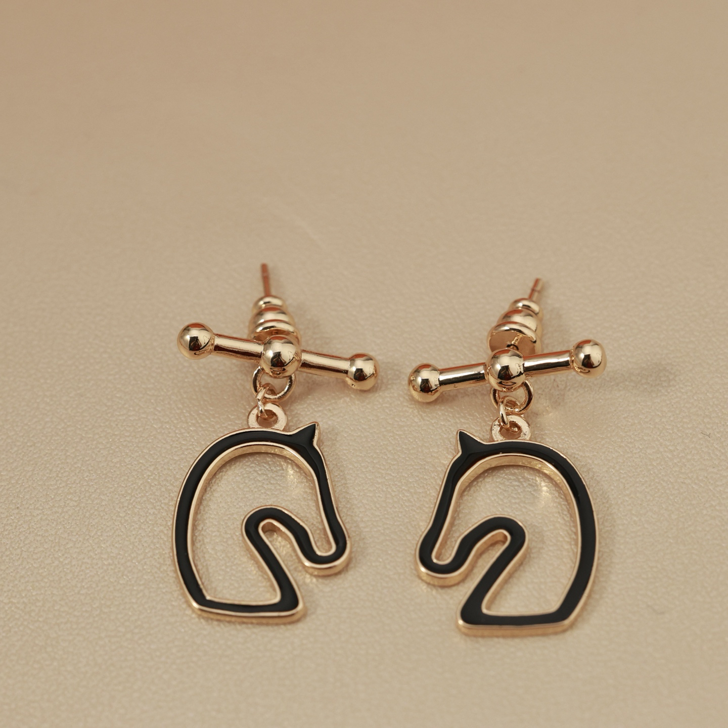 Hermes earrings-1