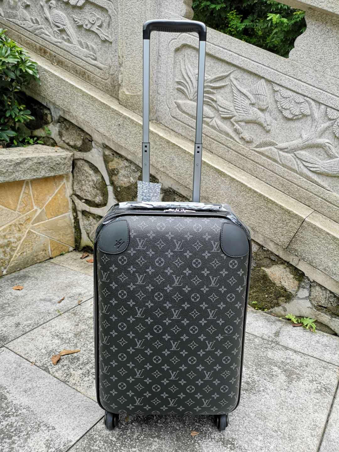 LV luggage-93