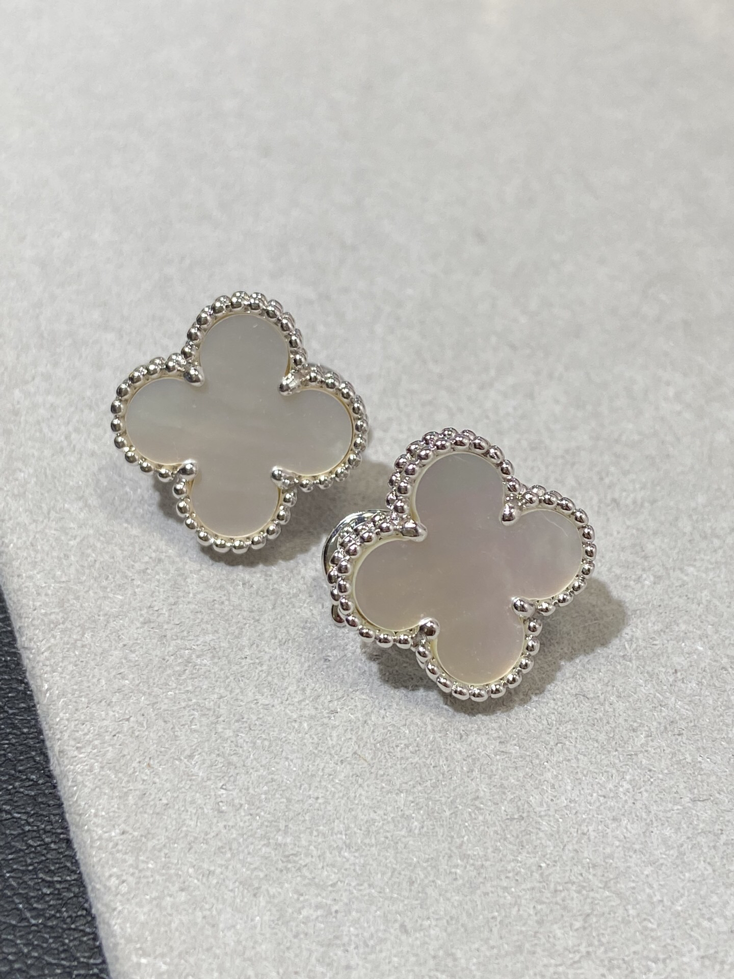 Van Cleef & Arpels earring-3