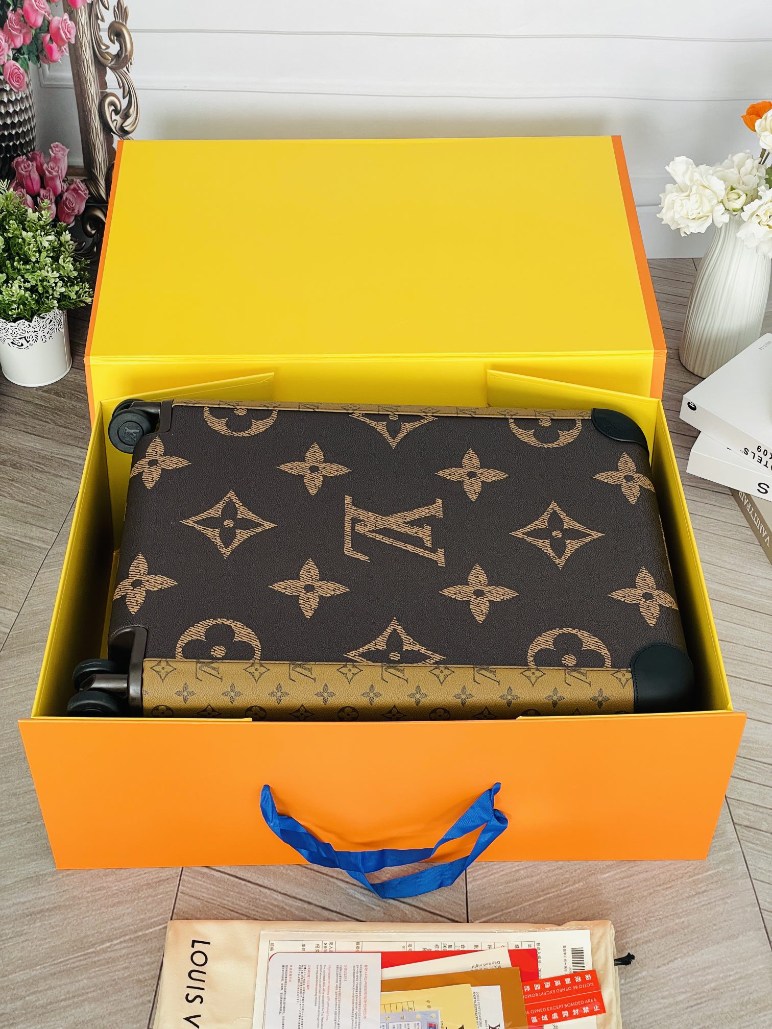LV luggage-34