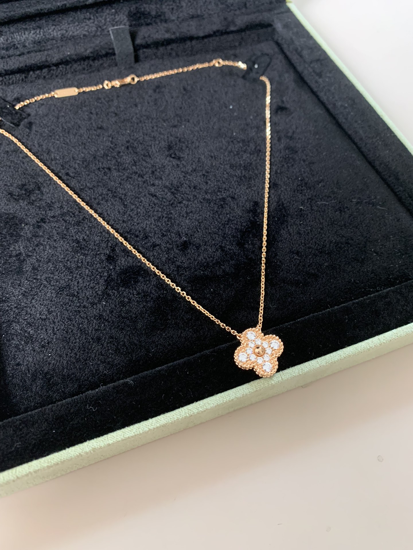 Van Cleef & Arpels necklace-83