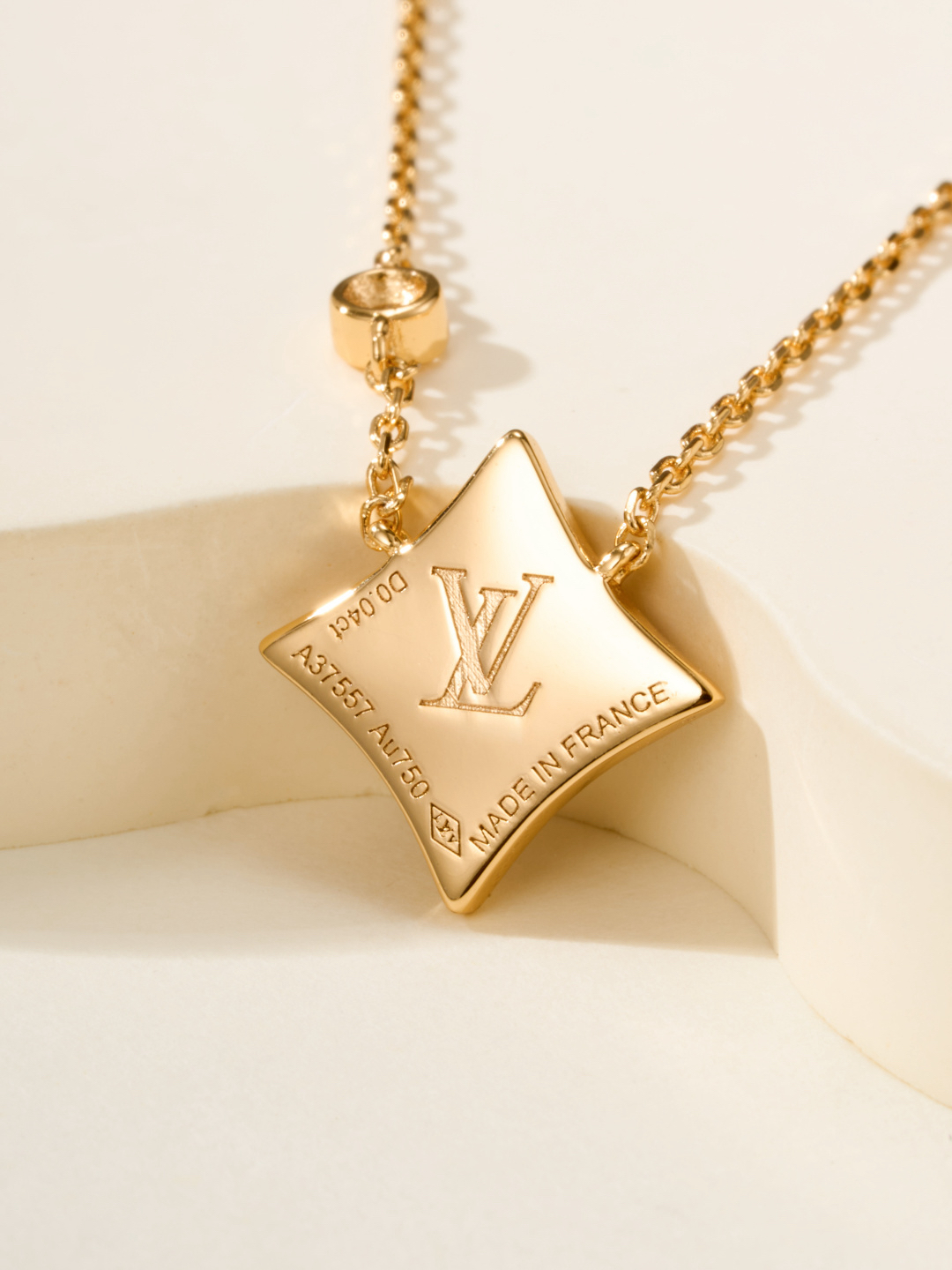 LV necklace-49
