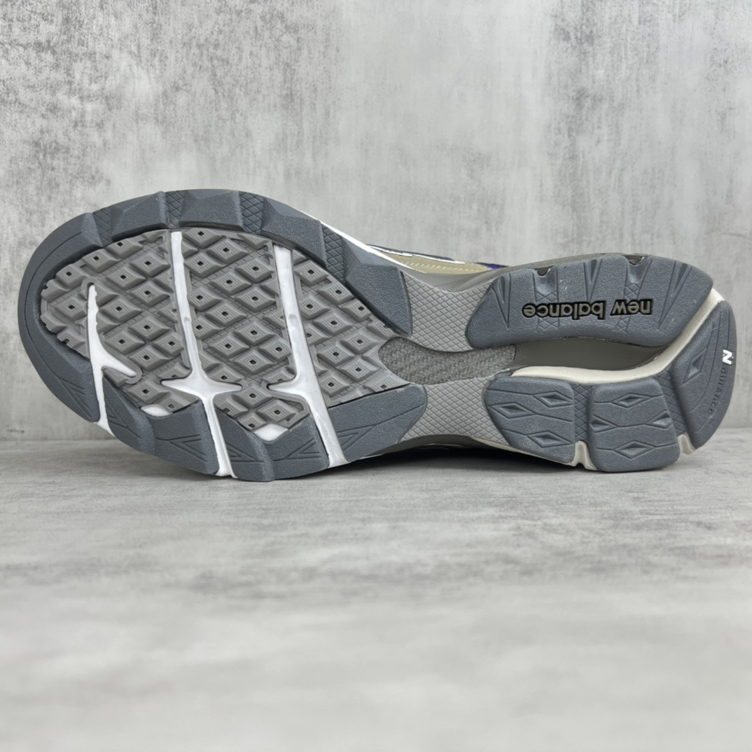 New Balance Sneakers-260