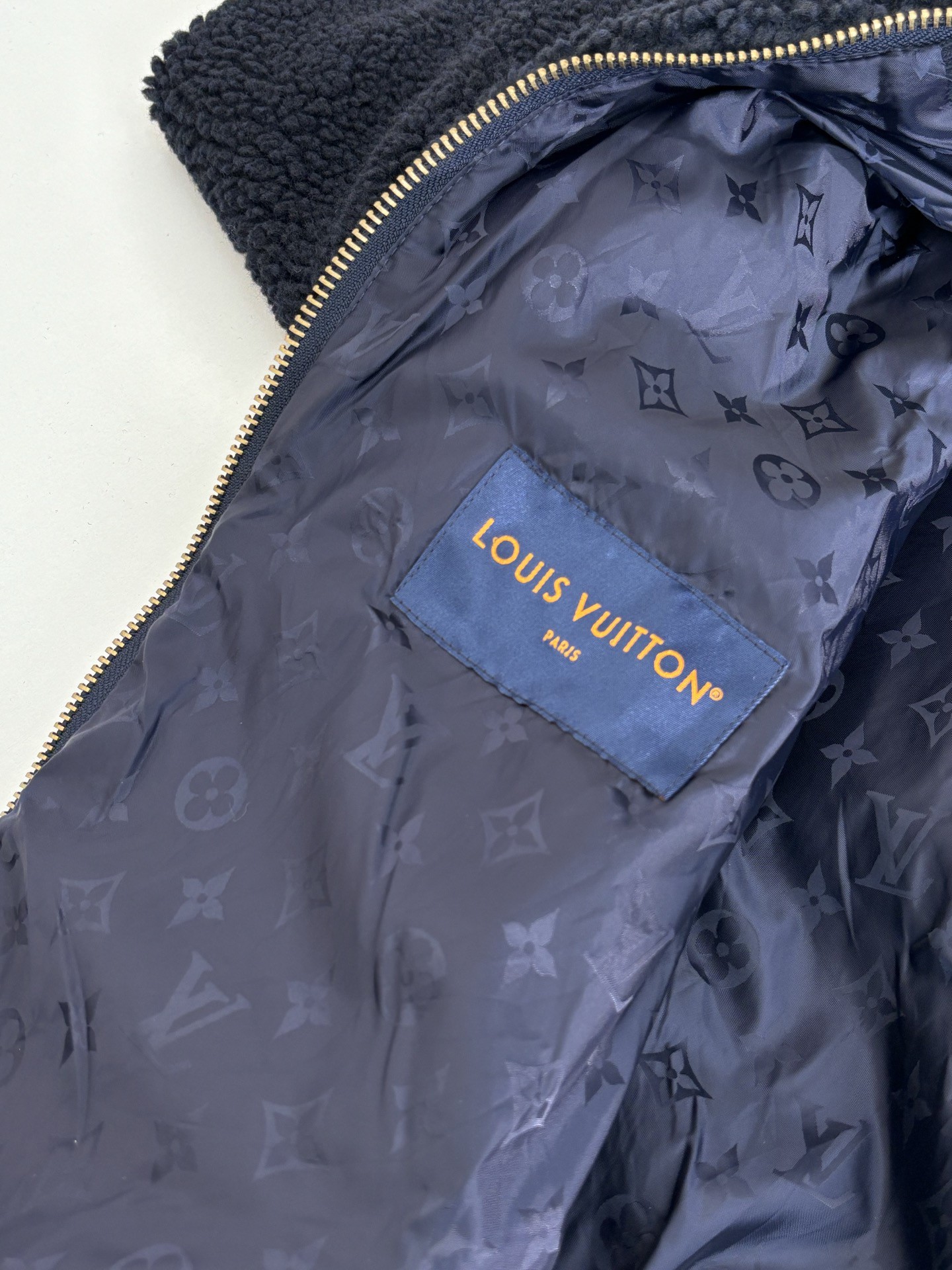 LV Clothing-298
