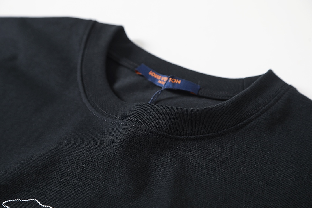LV clothing-8