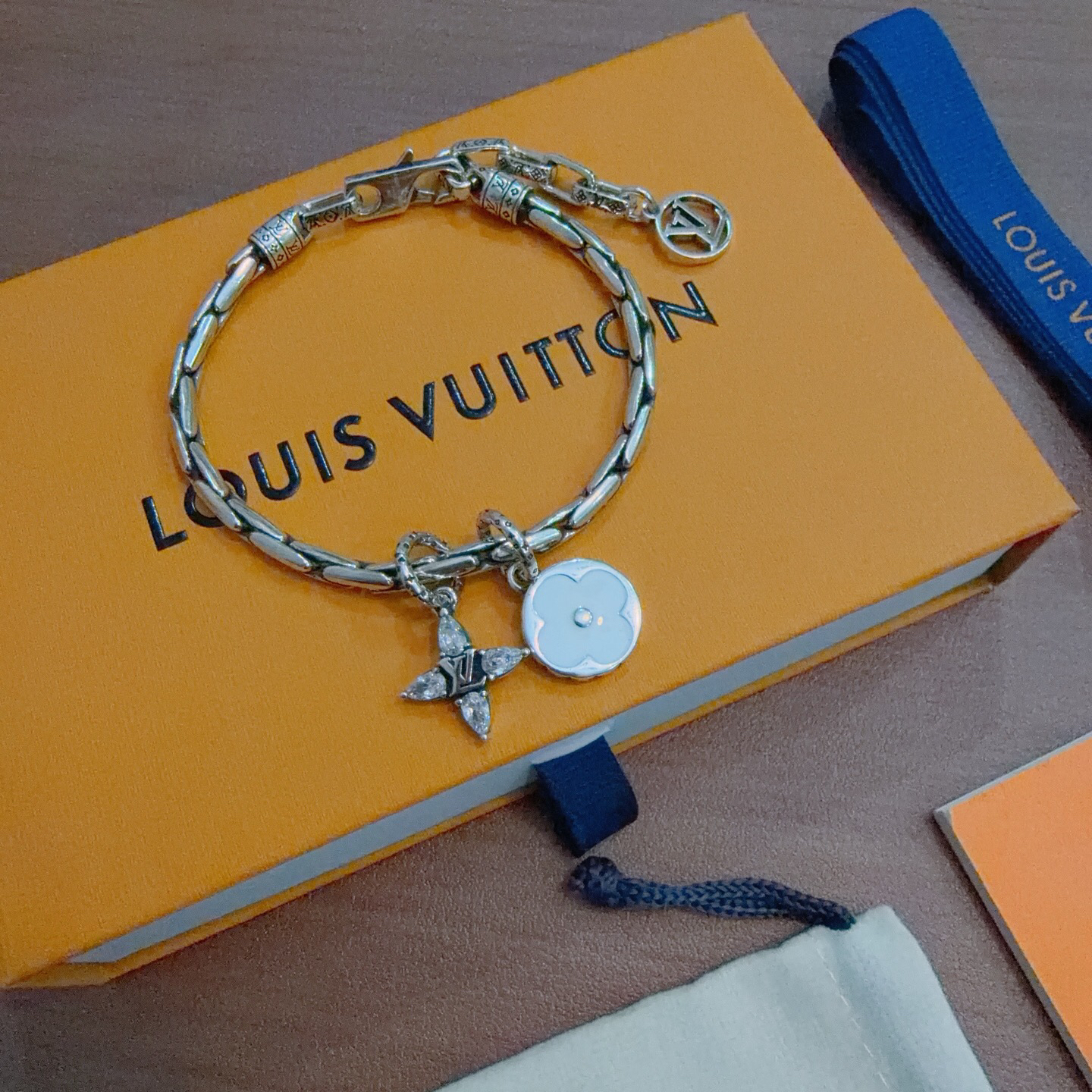 LV Bracelet-17