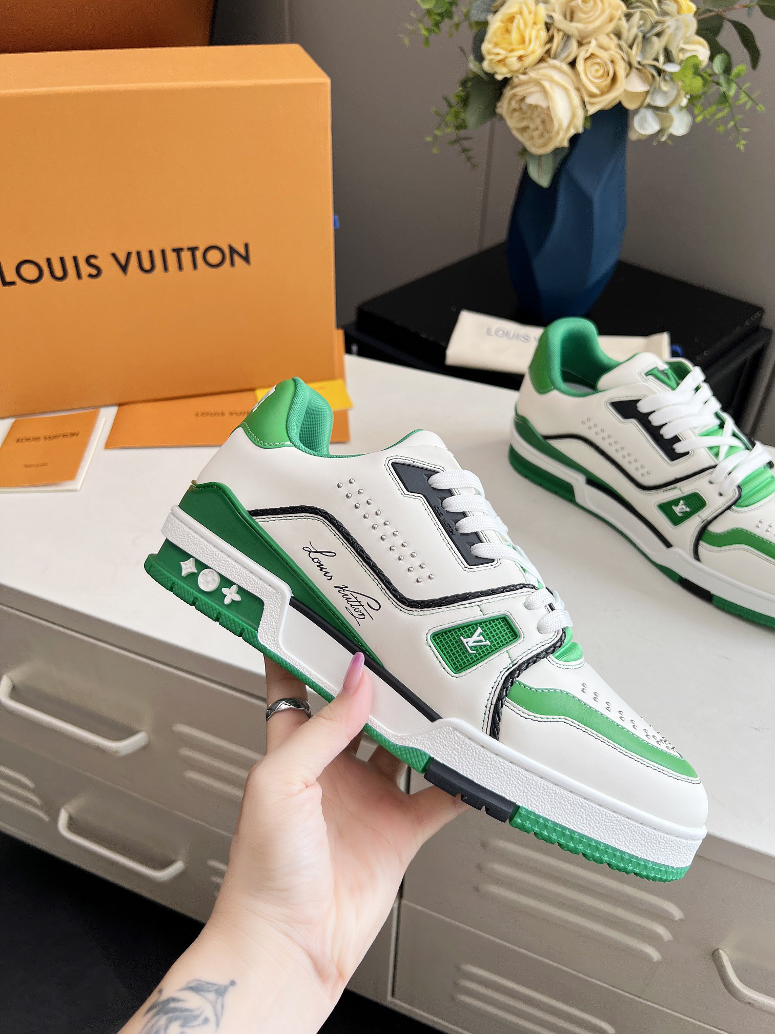 Lv Sneakers-71