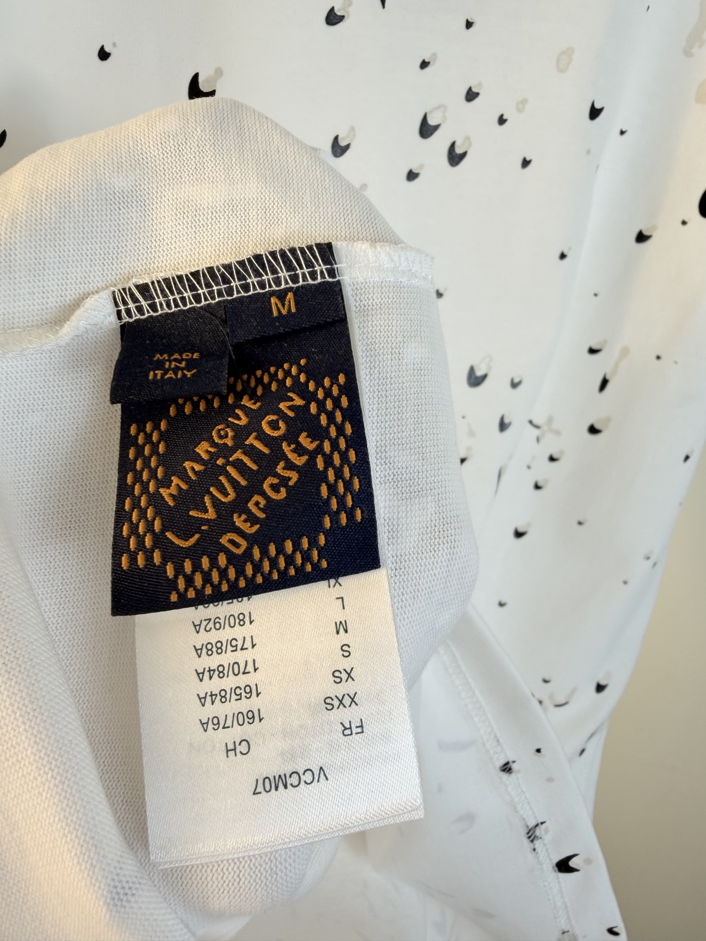LV clothing-56