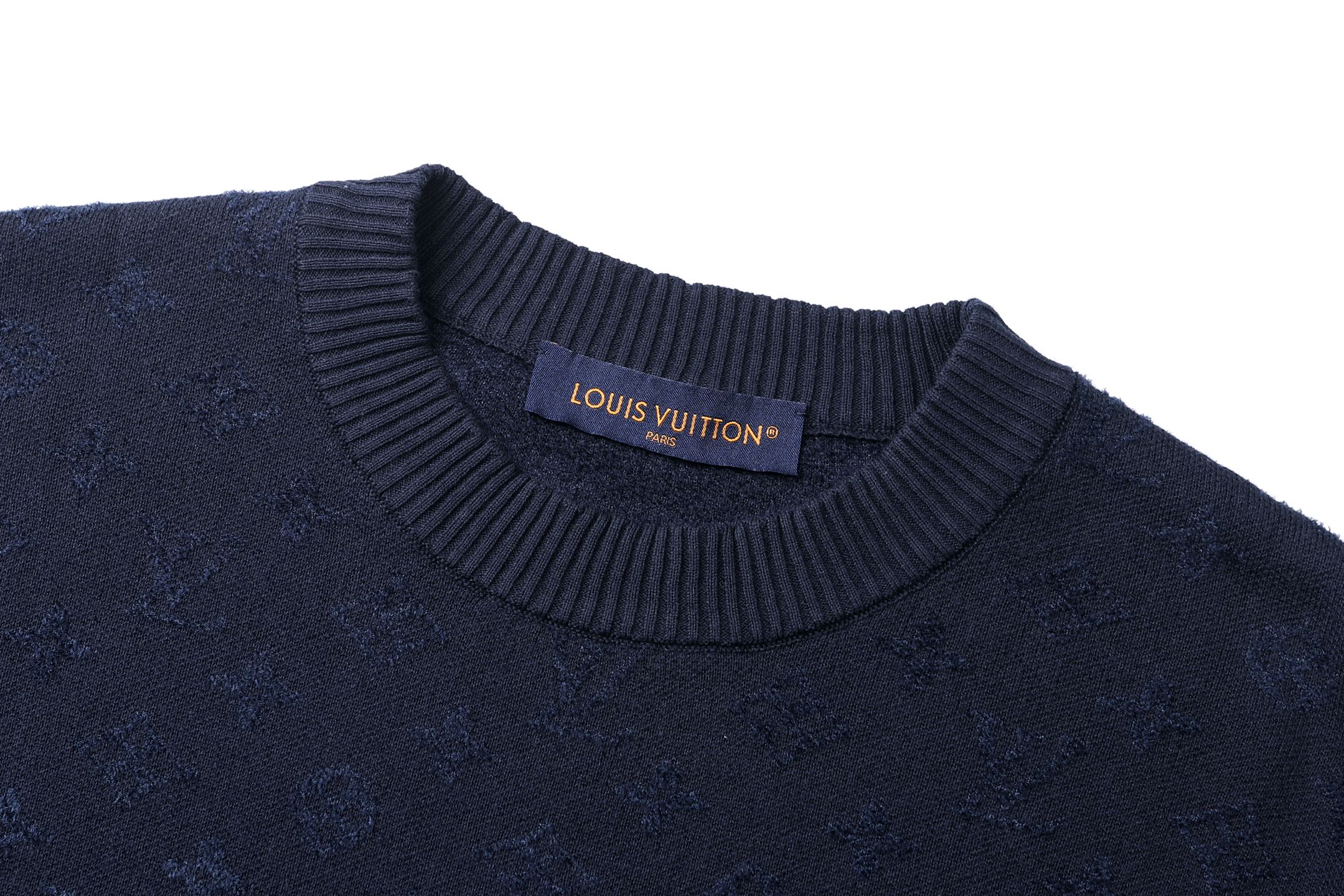 LV clothing-225