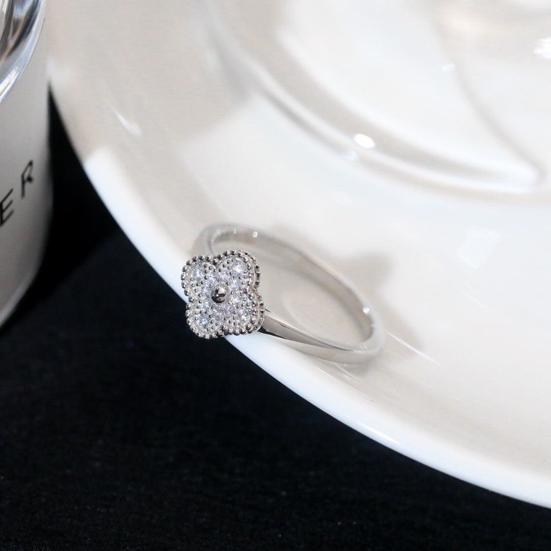 Van Cleef & Arpels ring-106