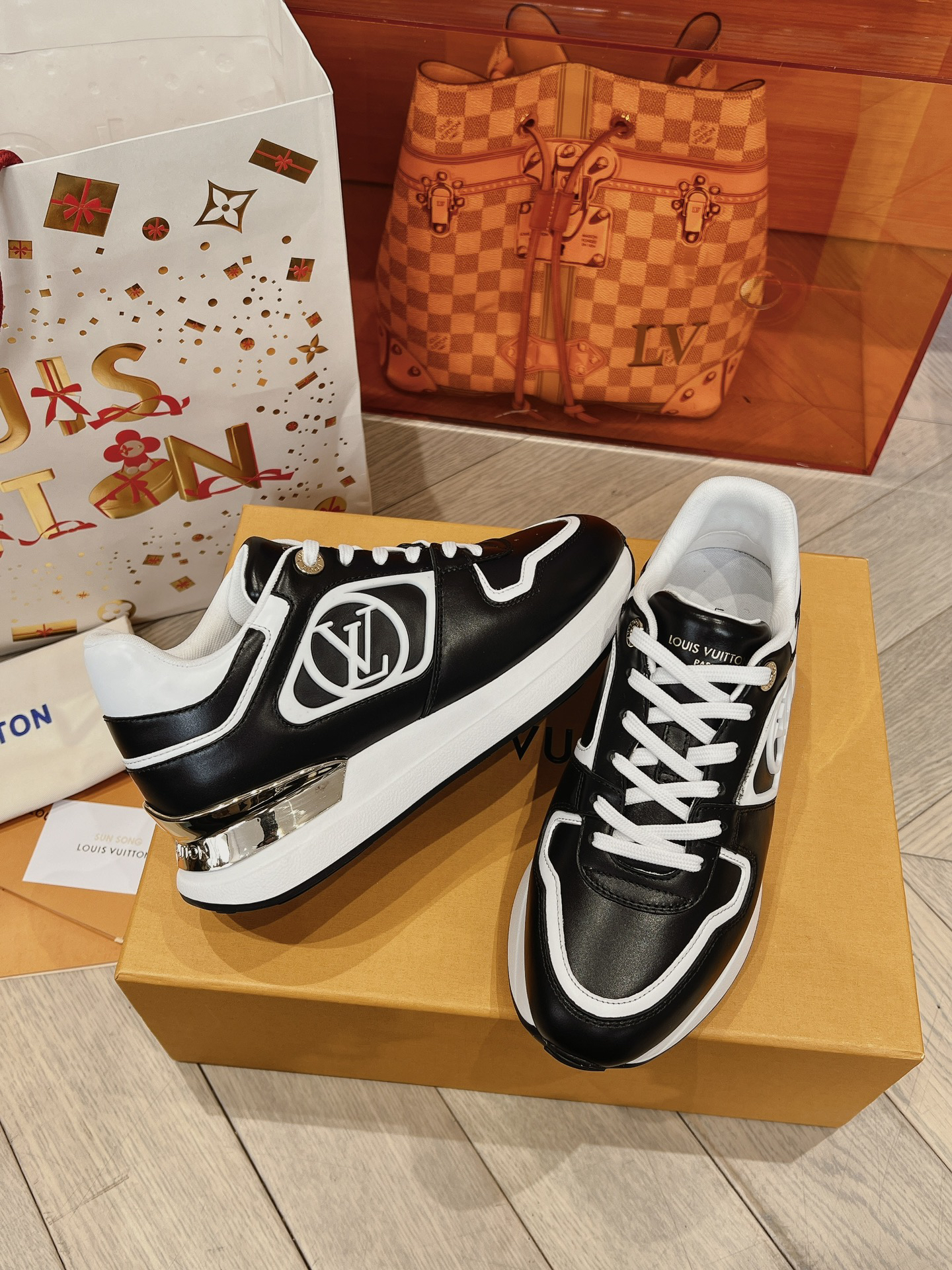 Lv Sneakers-12