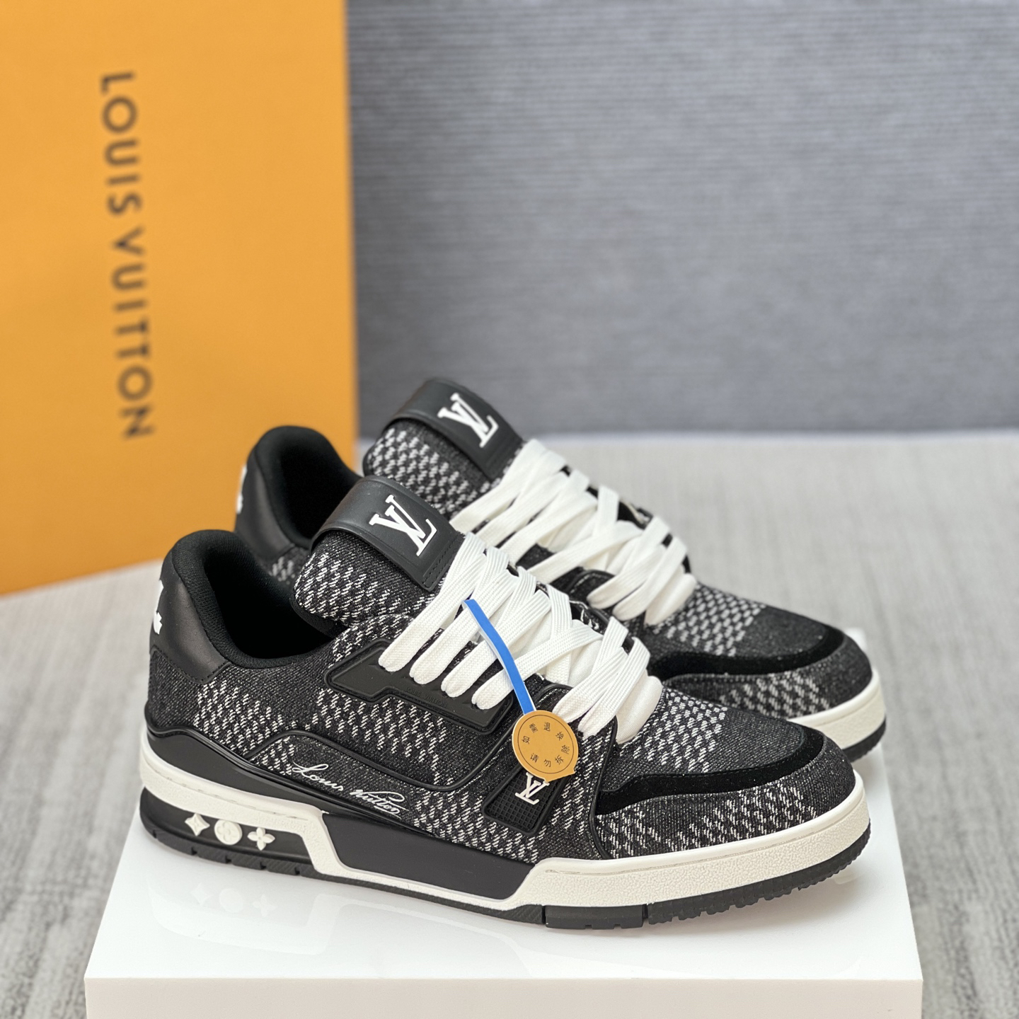 Lv Sneakers-152