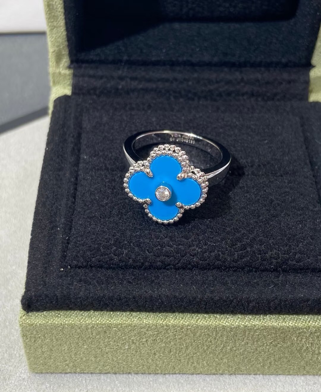 Van Cleef & Arpels ring-51