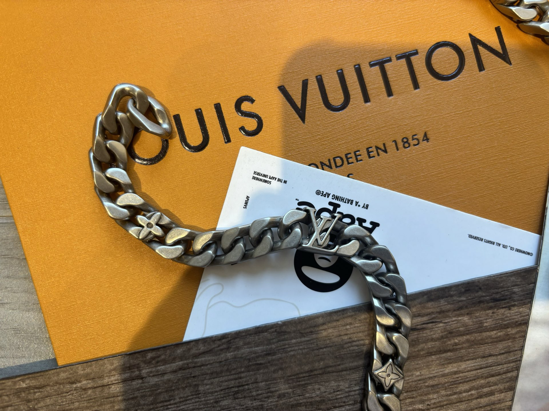 LV necklace-30