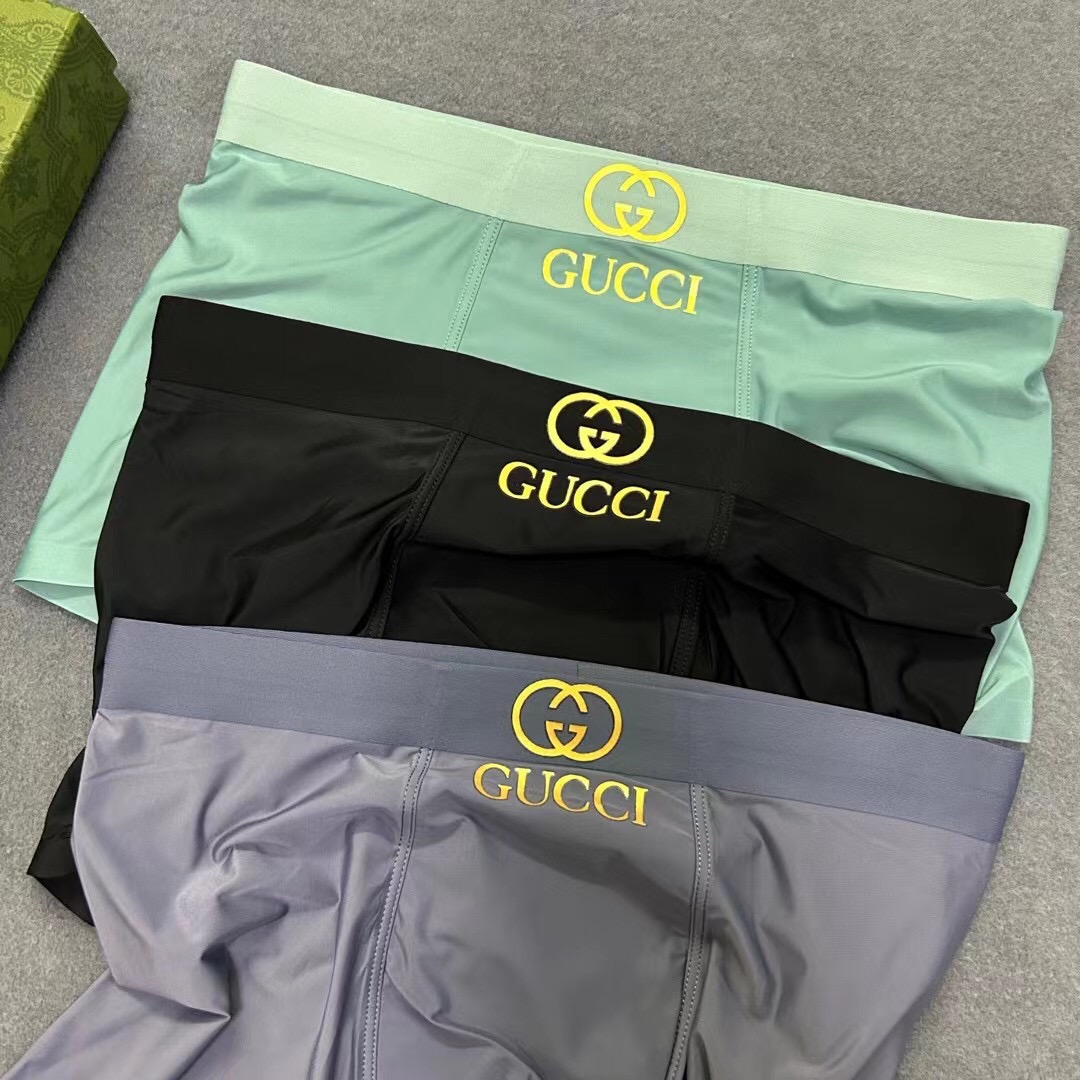 Gucci clothing-151