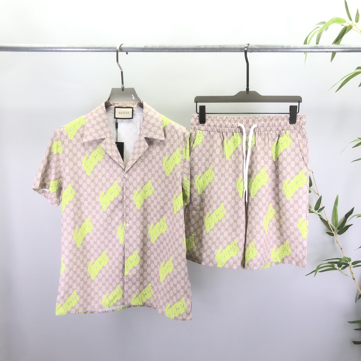 Gucci Clothing-116