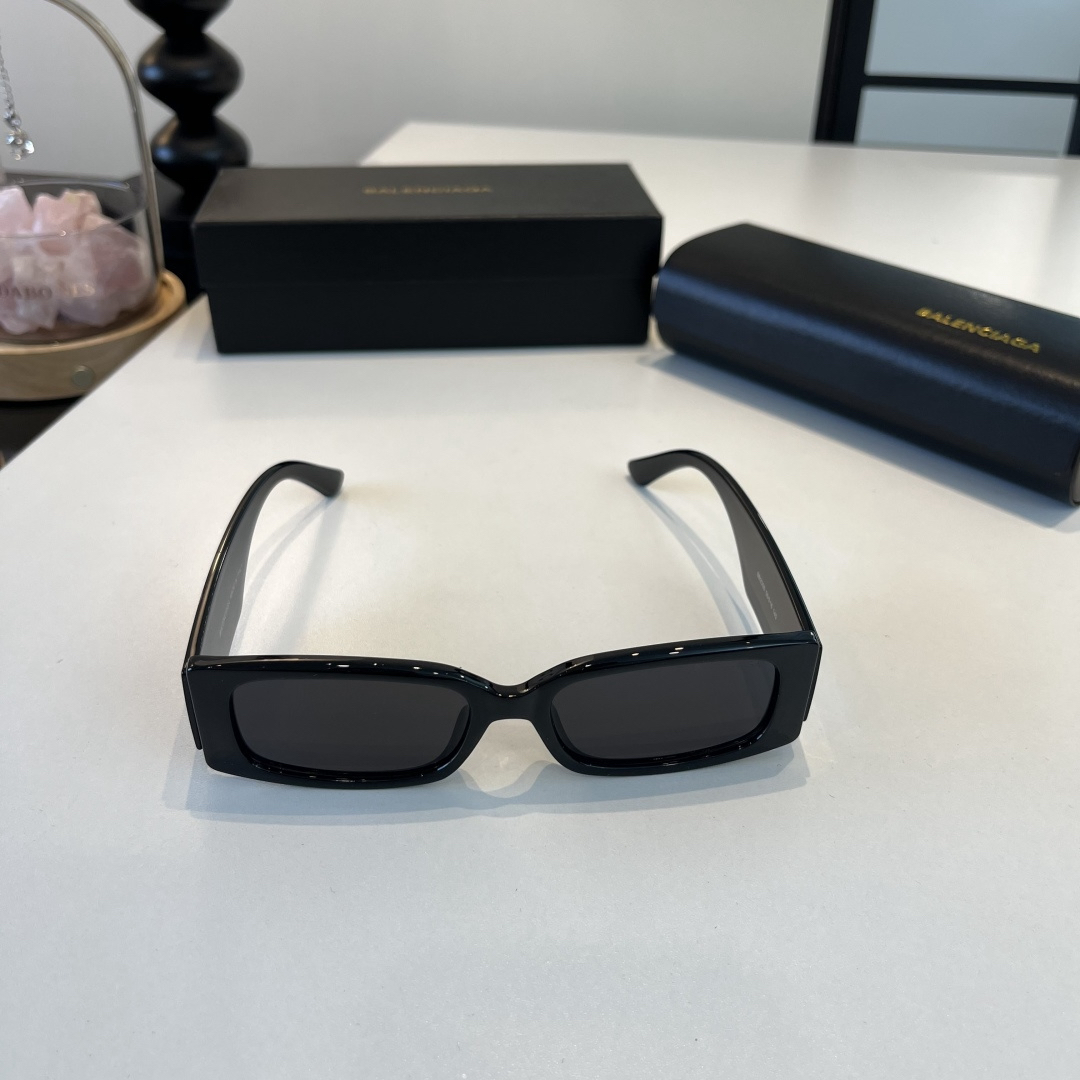 Balenciaga glasses-14