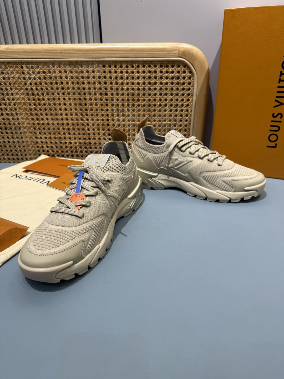 Lv Sneakers-184