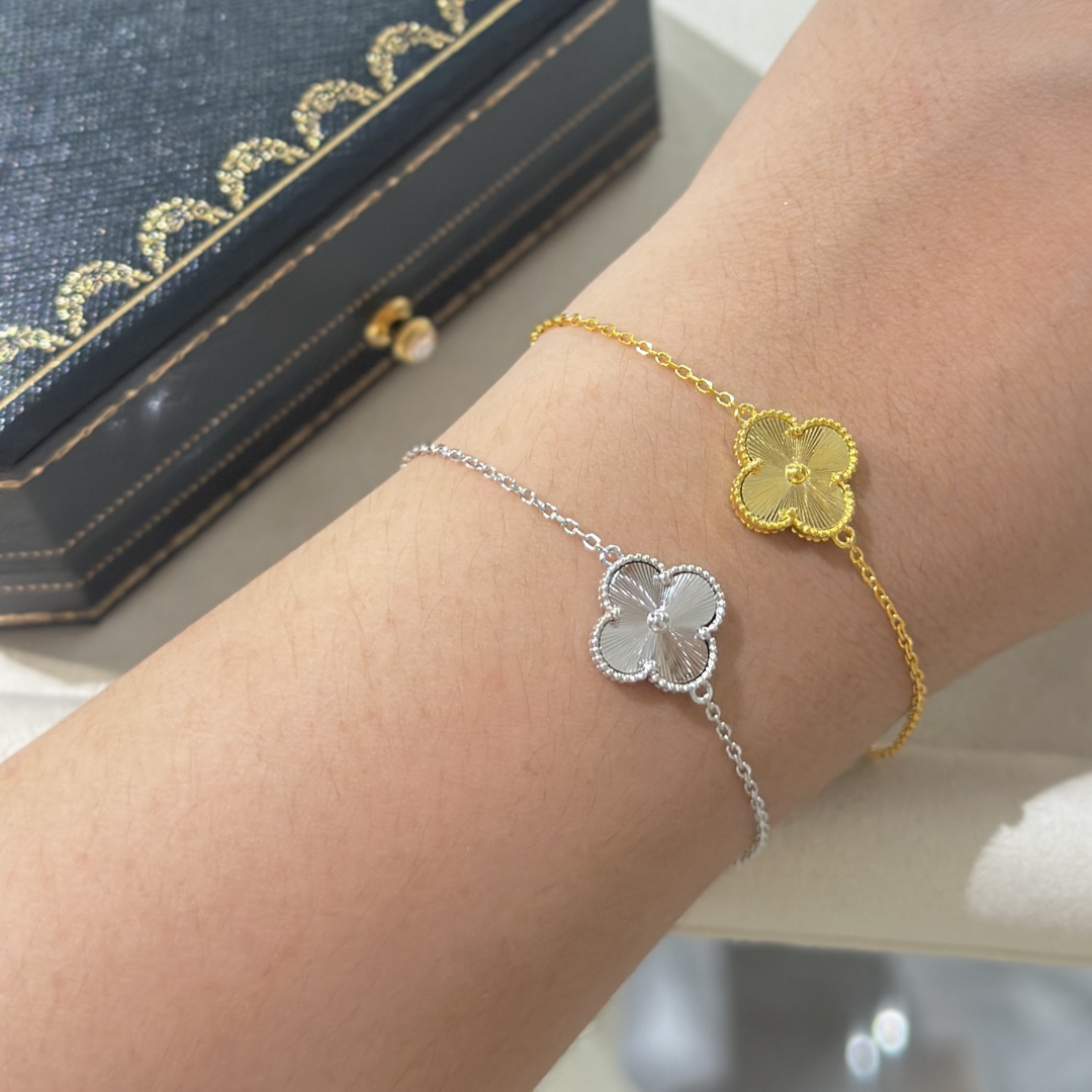 Van Cleef & Arpels Bracelet-29