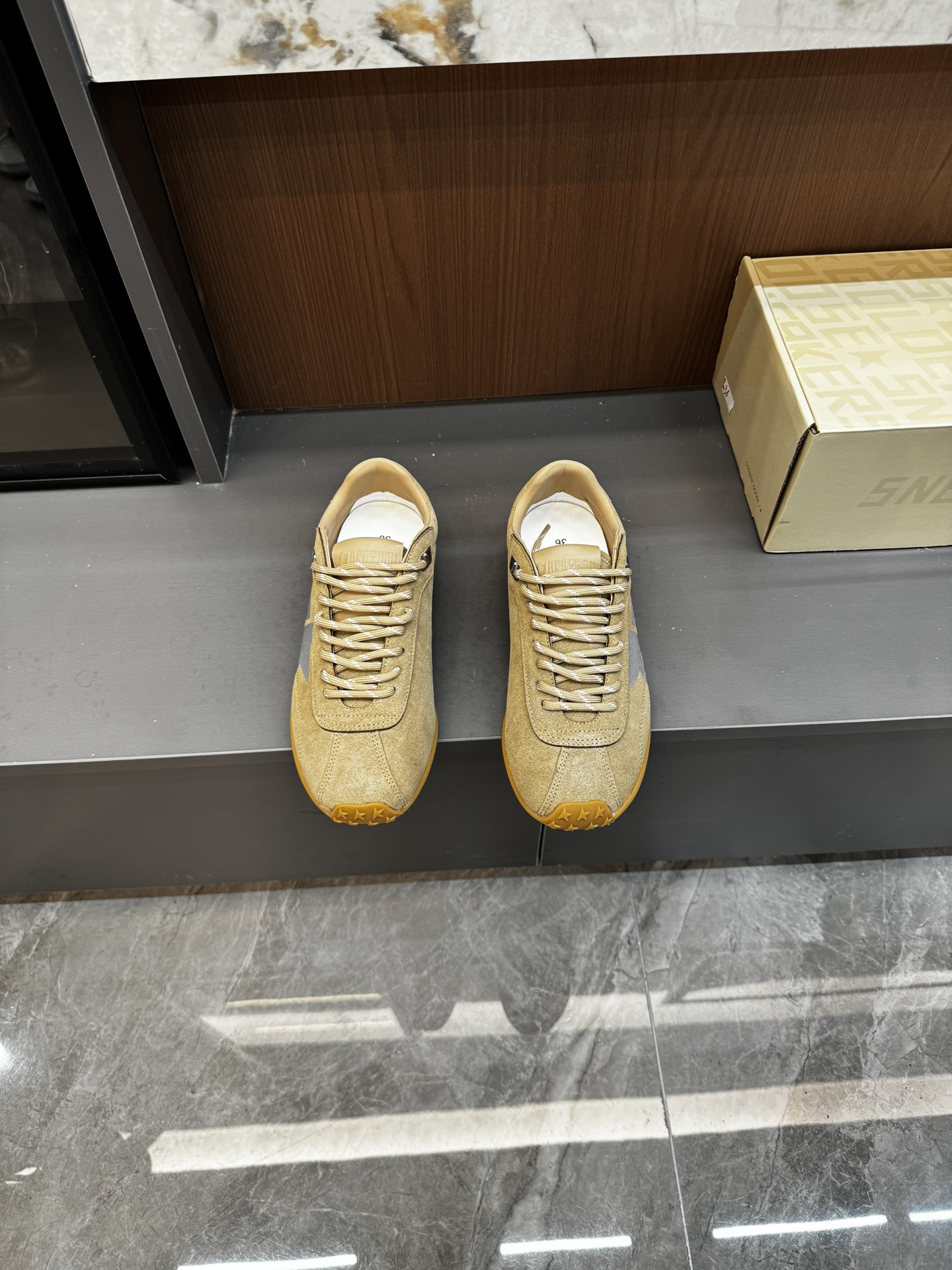 Golden Goose Sneakers-25