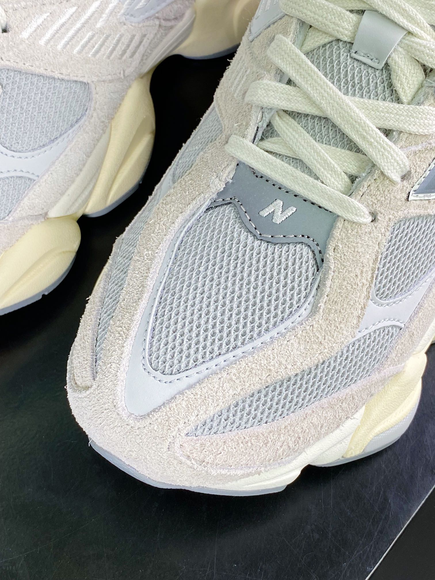 New Balance Sneakers-105