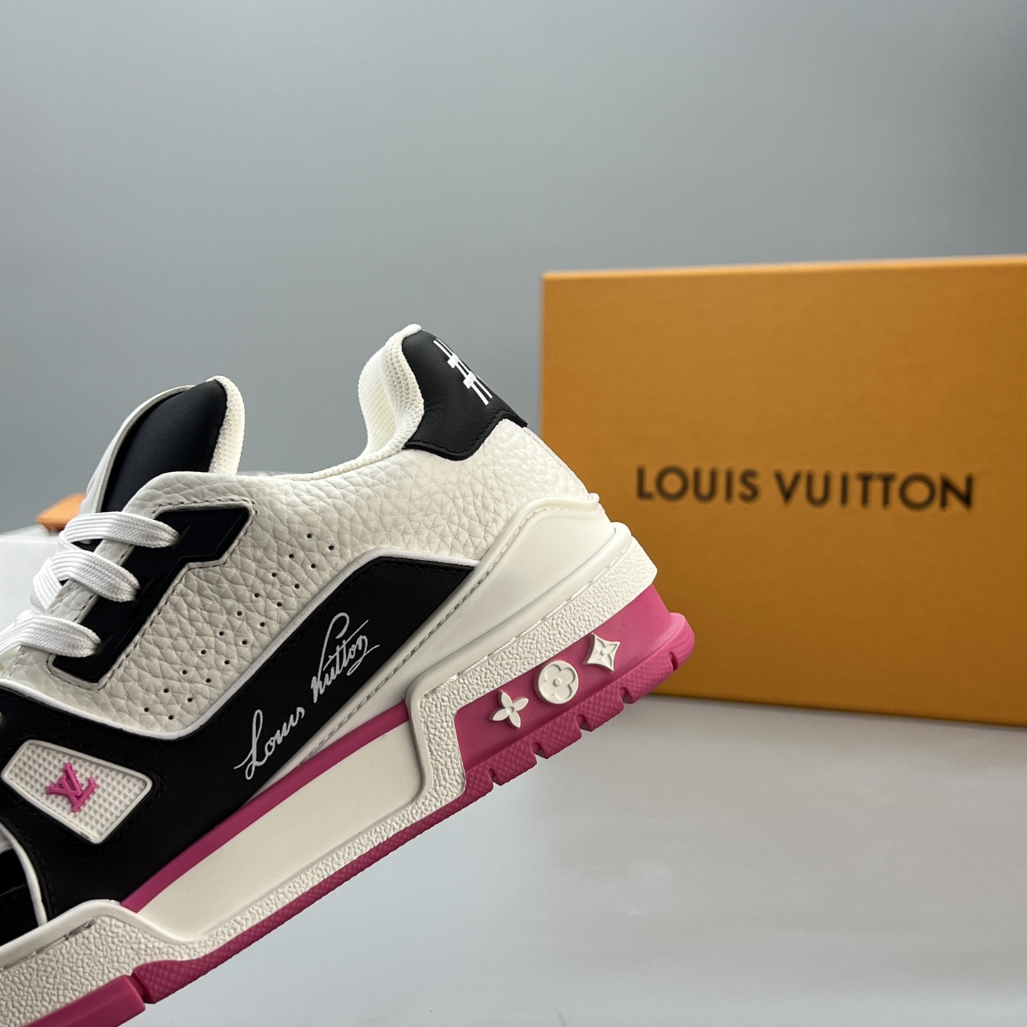 Lv Sneakers-124