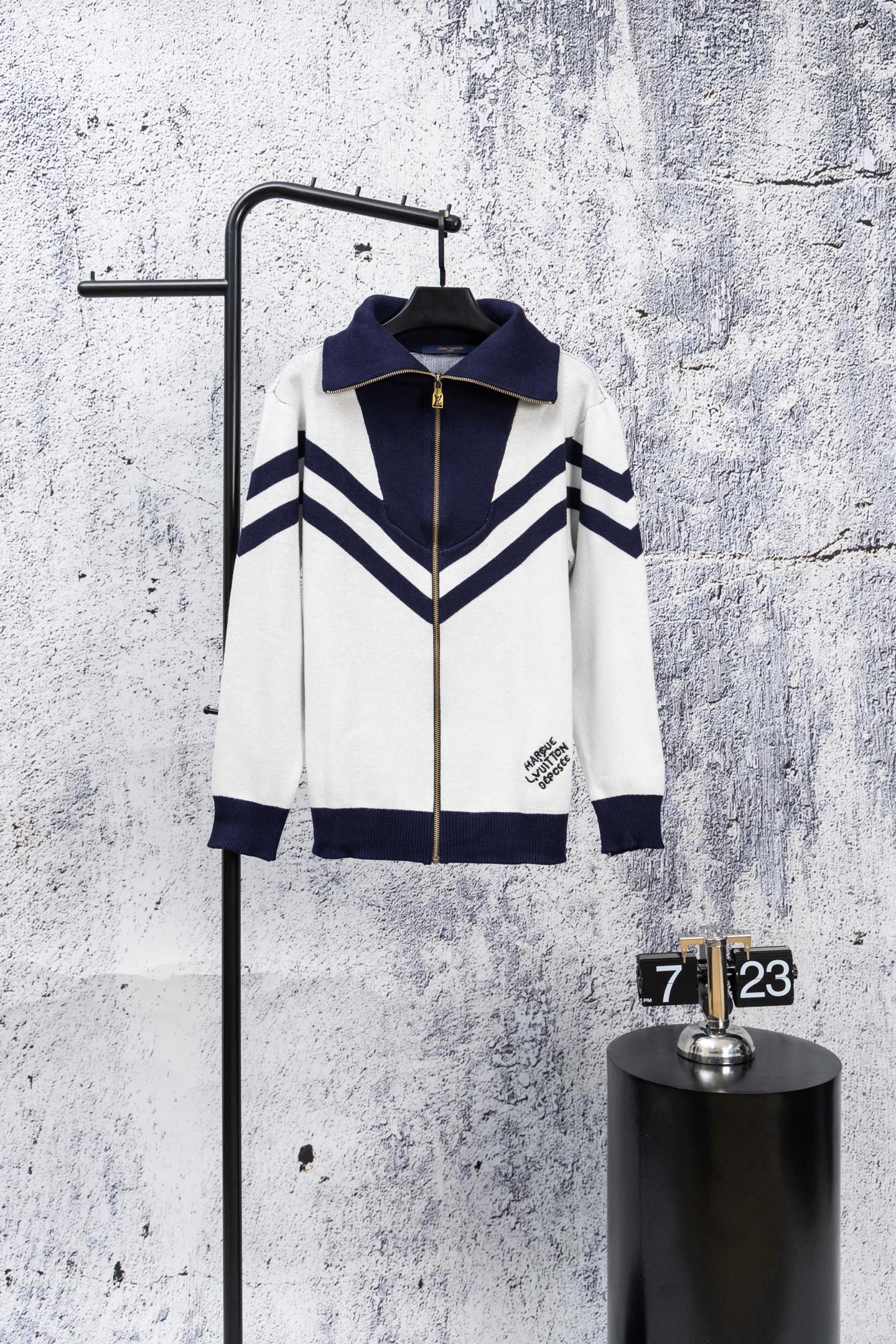 LV Clothing-284