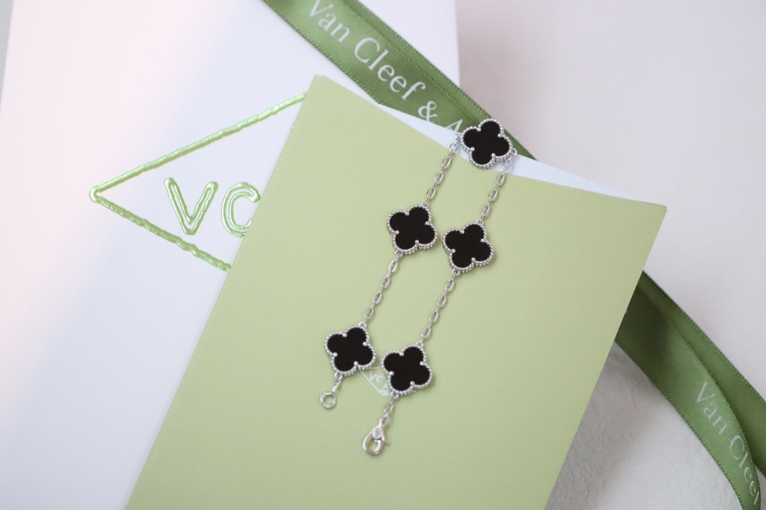 Van Cleef & Arpels Bracelet-3