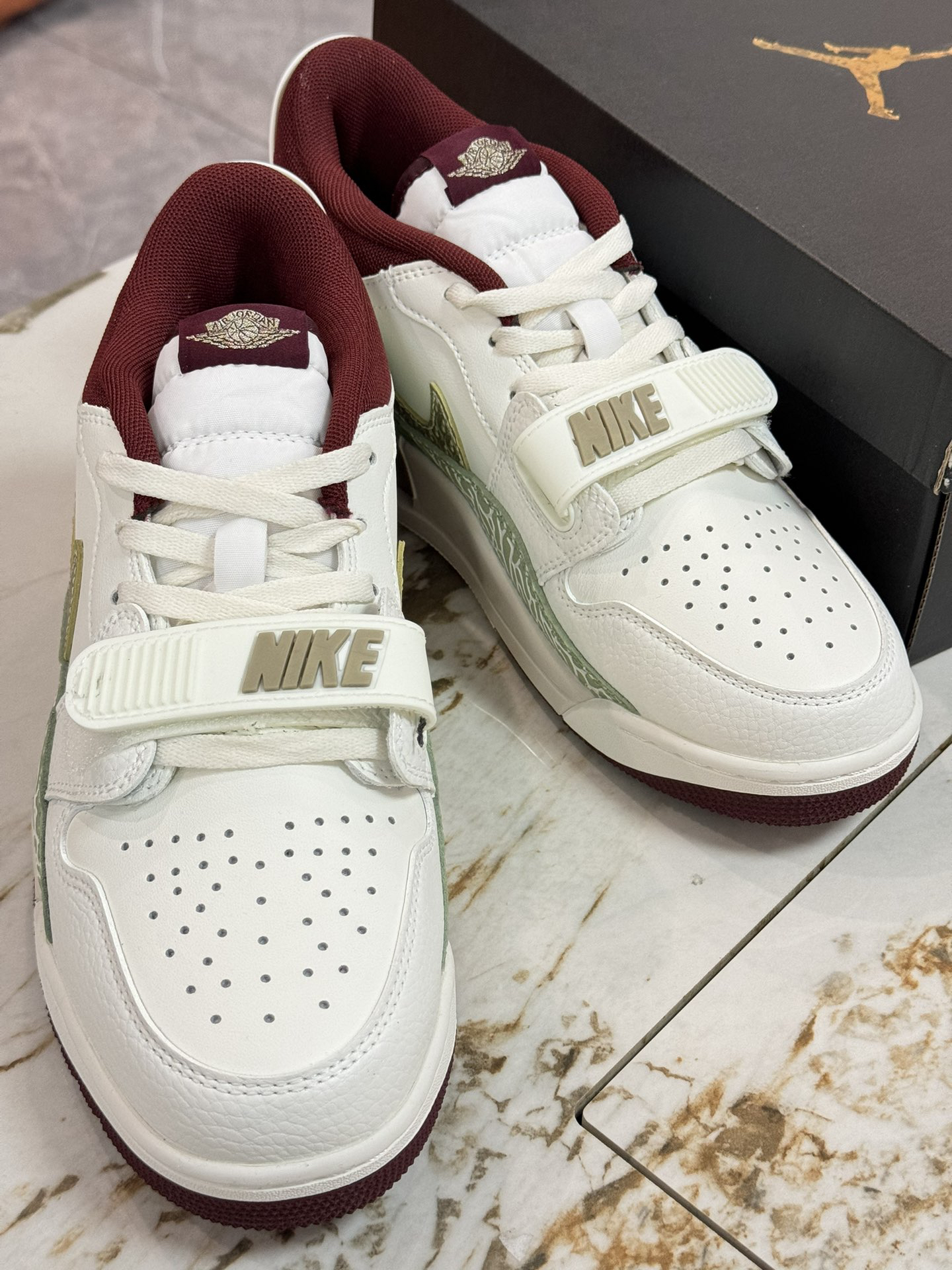 Nike Sneakers-255