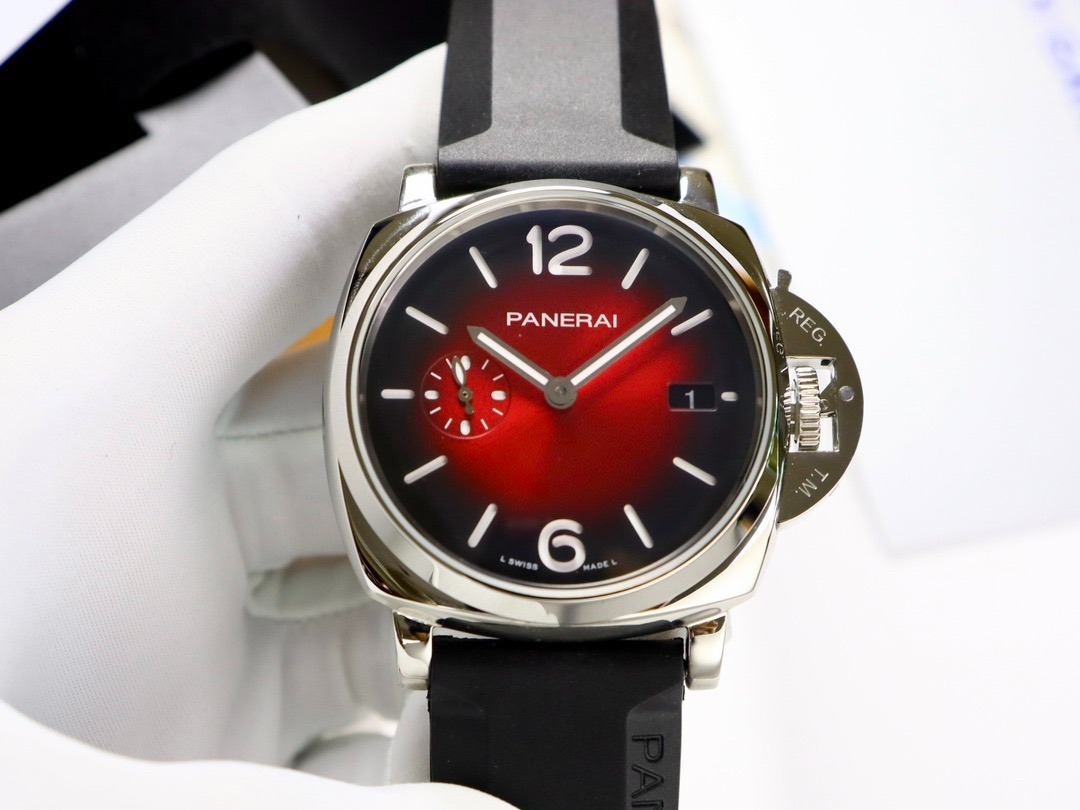 Radiomir Annual Calendar Platinumtech™ Experience PAM01432