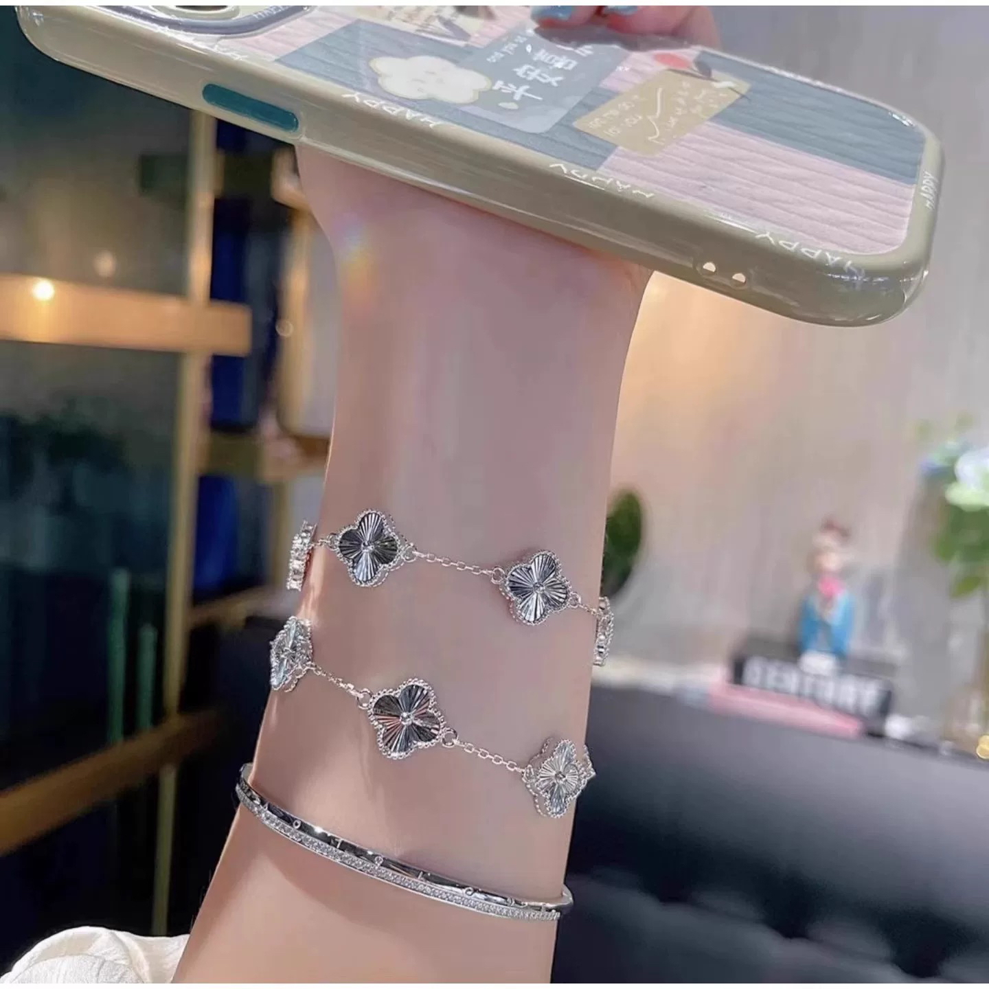 Van Cleef & Arpels Bracelet-92