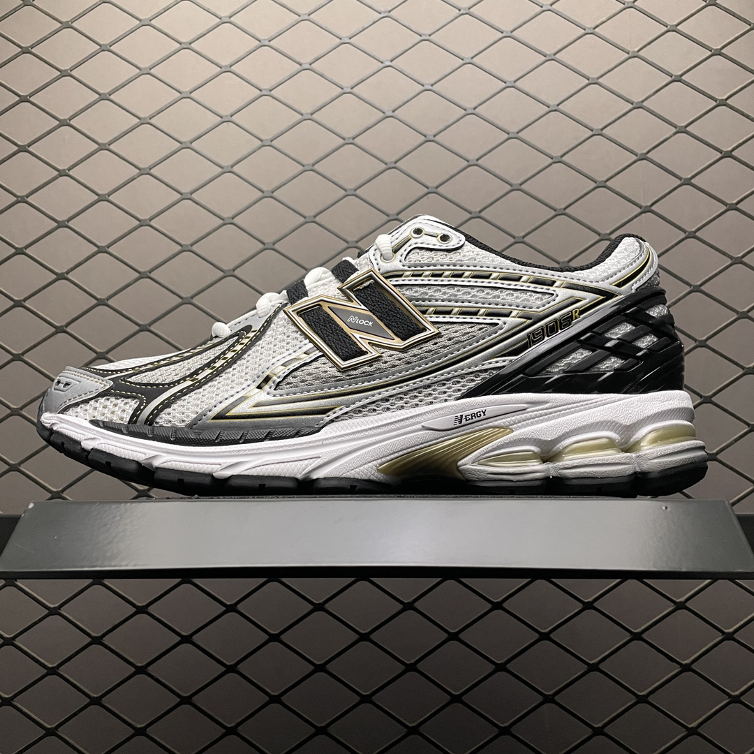 New Balance Sneakers-70