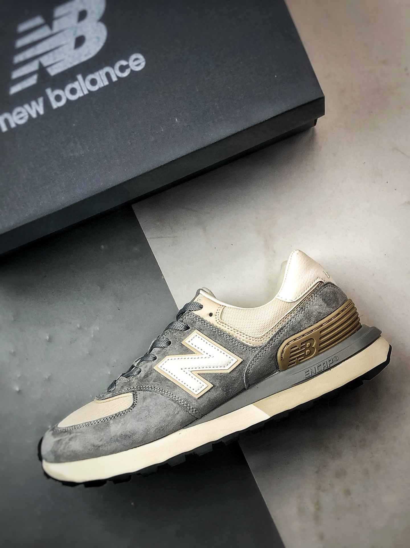New Balance Sneakers-200
