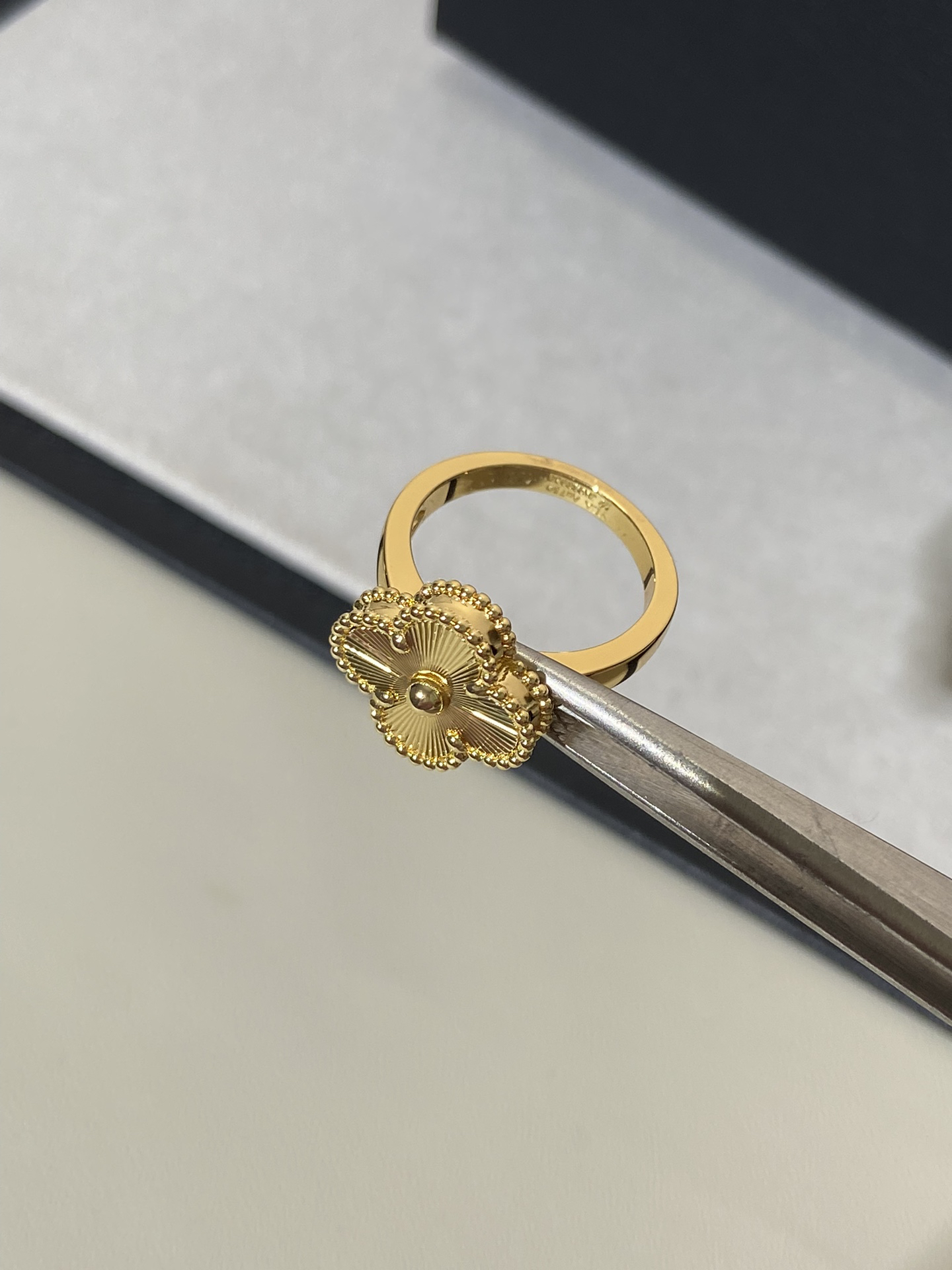 Van Cleef & Arpels ring-25