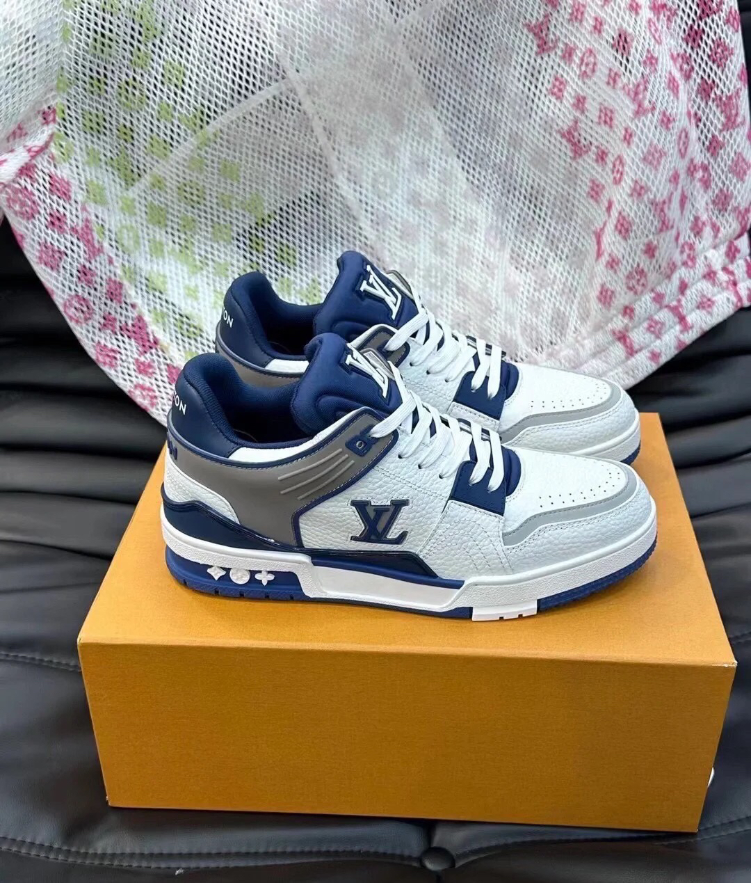 Lv Sneakers-42