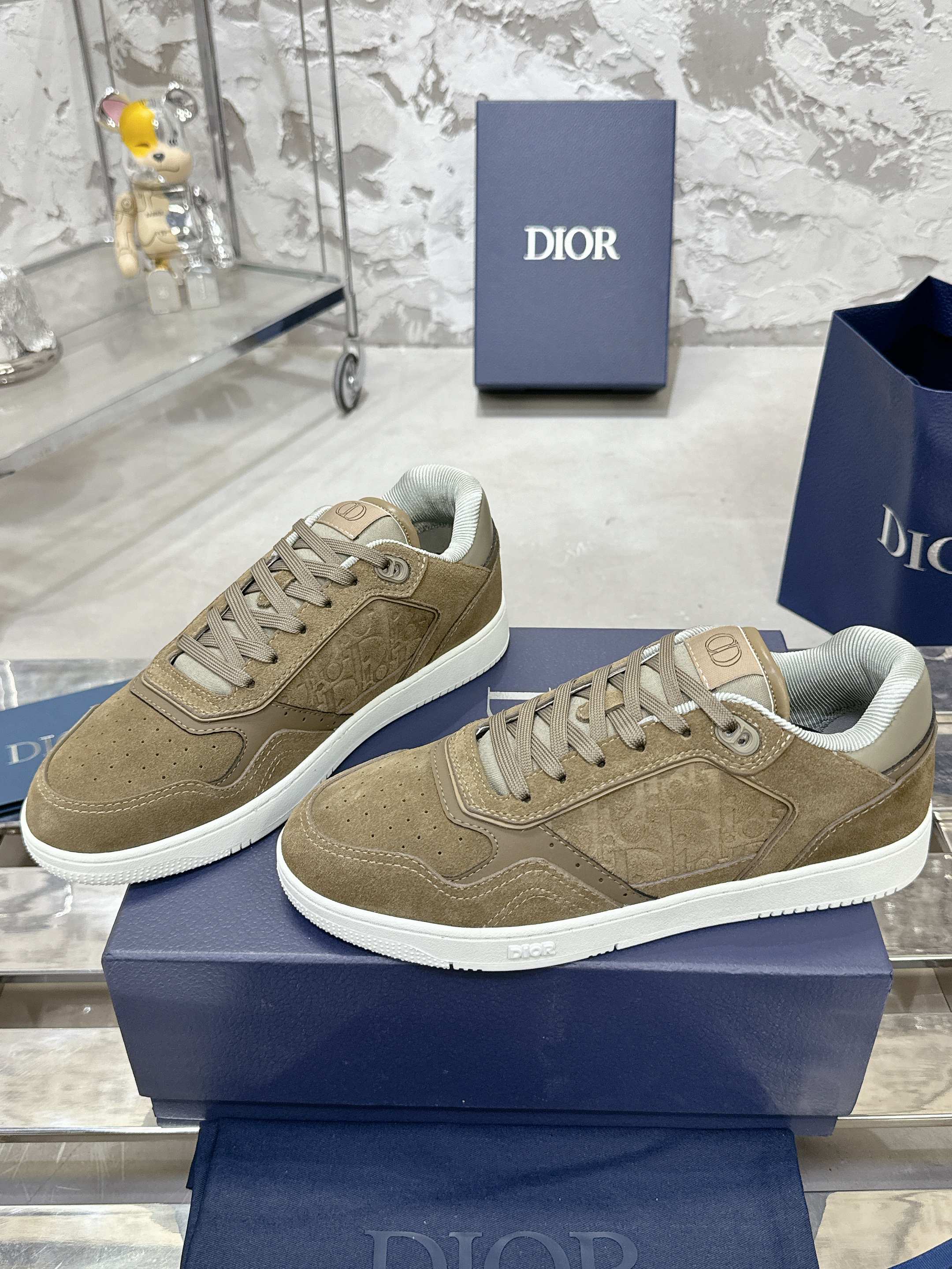 Dior Sneakers-119