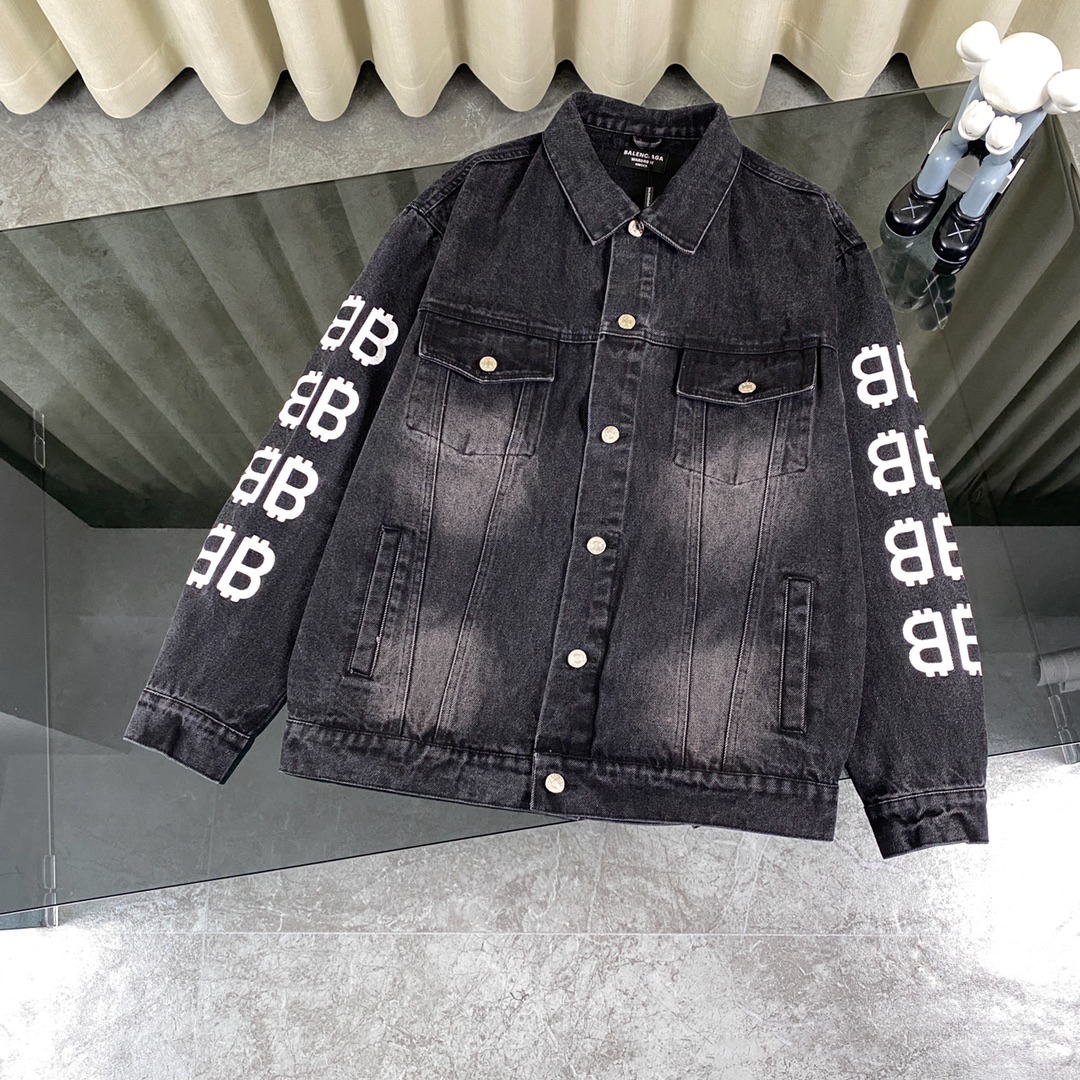 Balenciaga Clothing-142