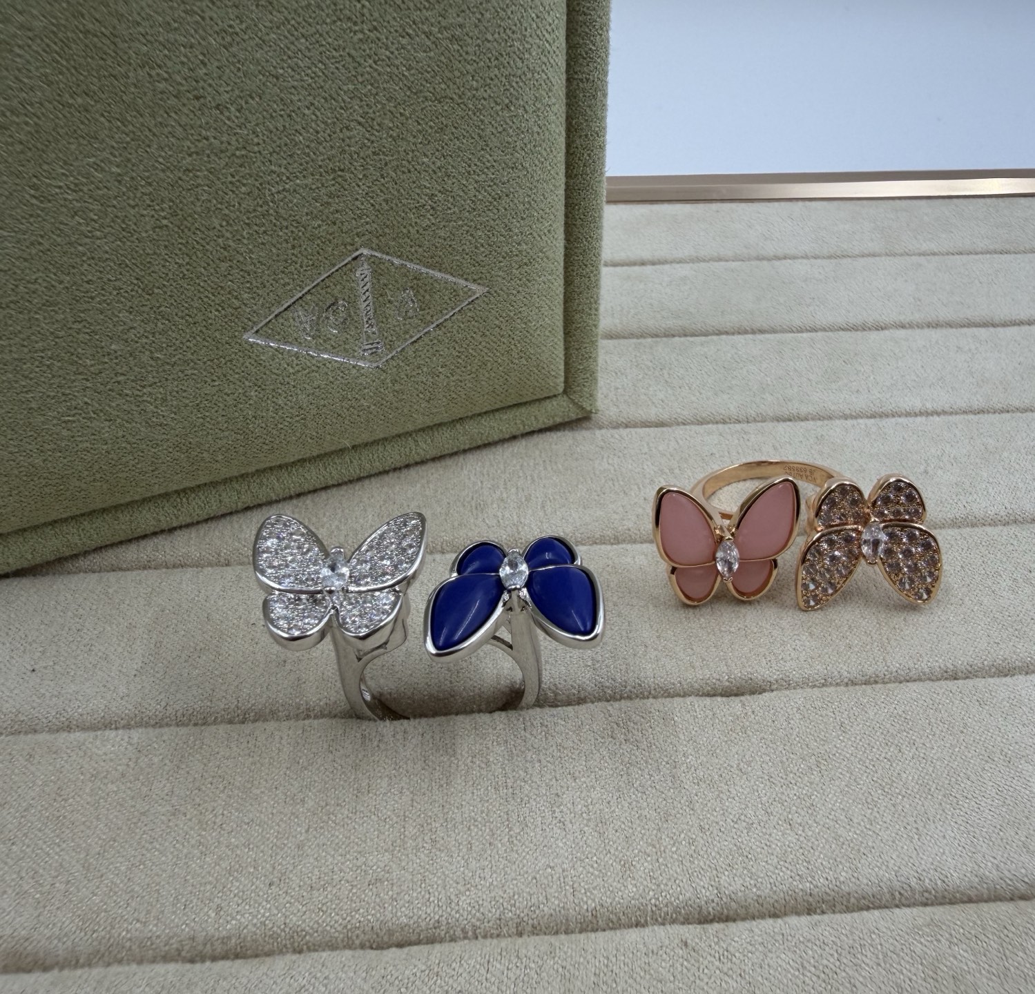 Van Cleef & Arpels ring-65