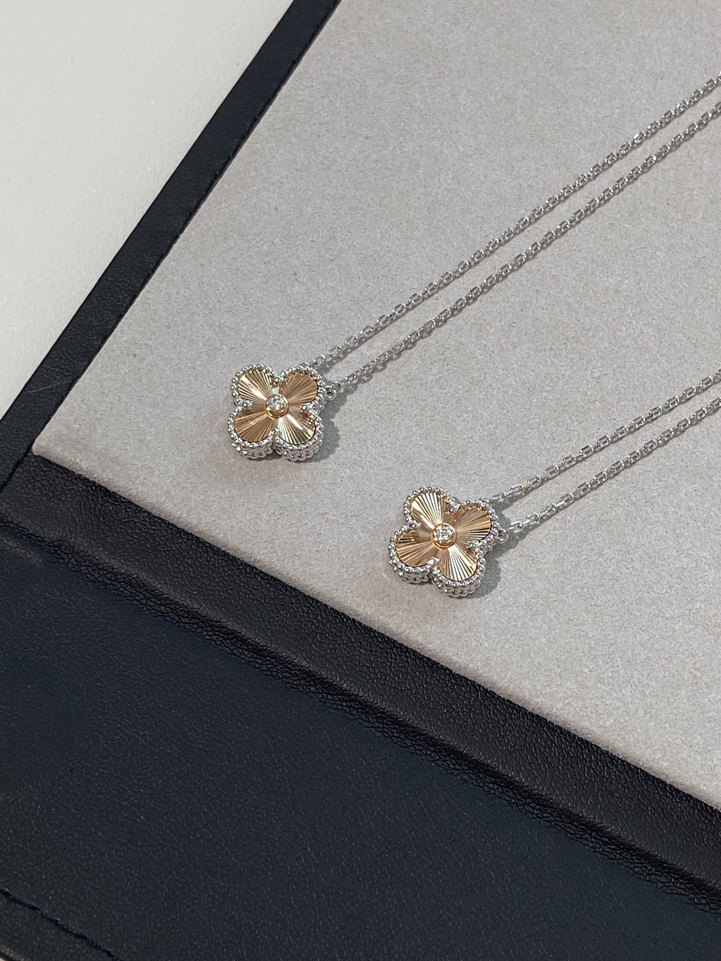 Van Cleef & Arpels necklace-80